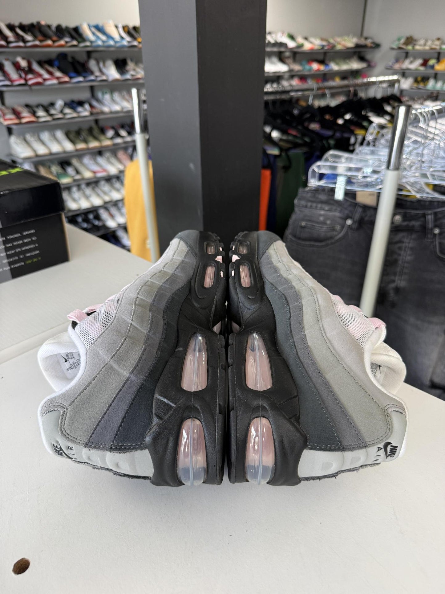 Nike Air Max 95 Big Bubble "Soft Pink" Used Size 10.5