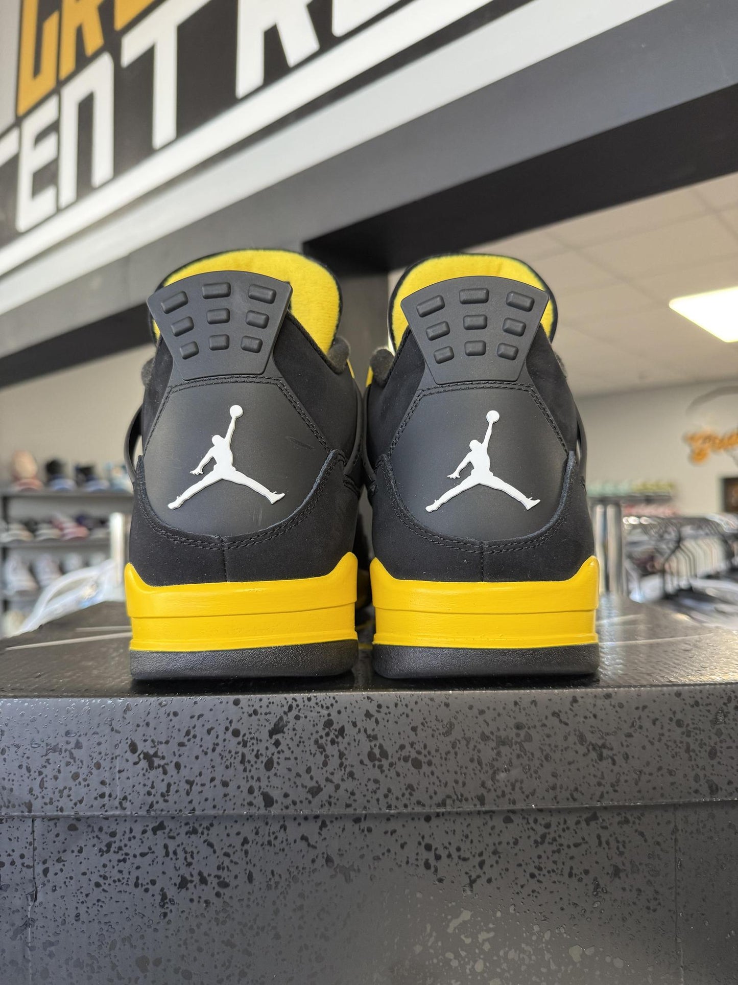 Jordan 4 "Thunder" Used Size 14
