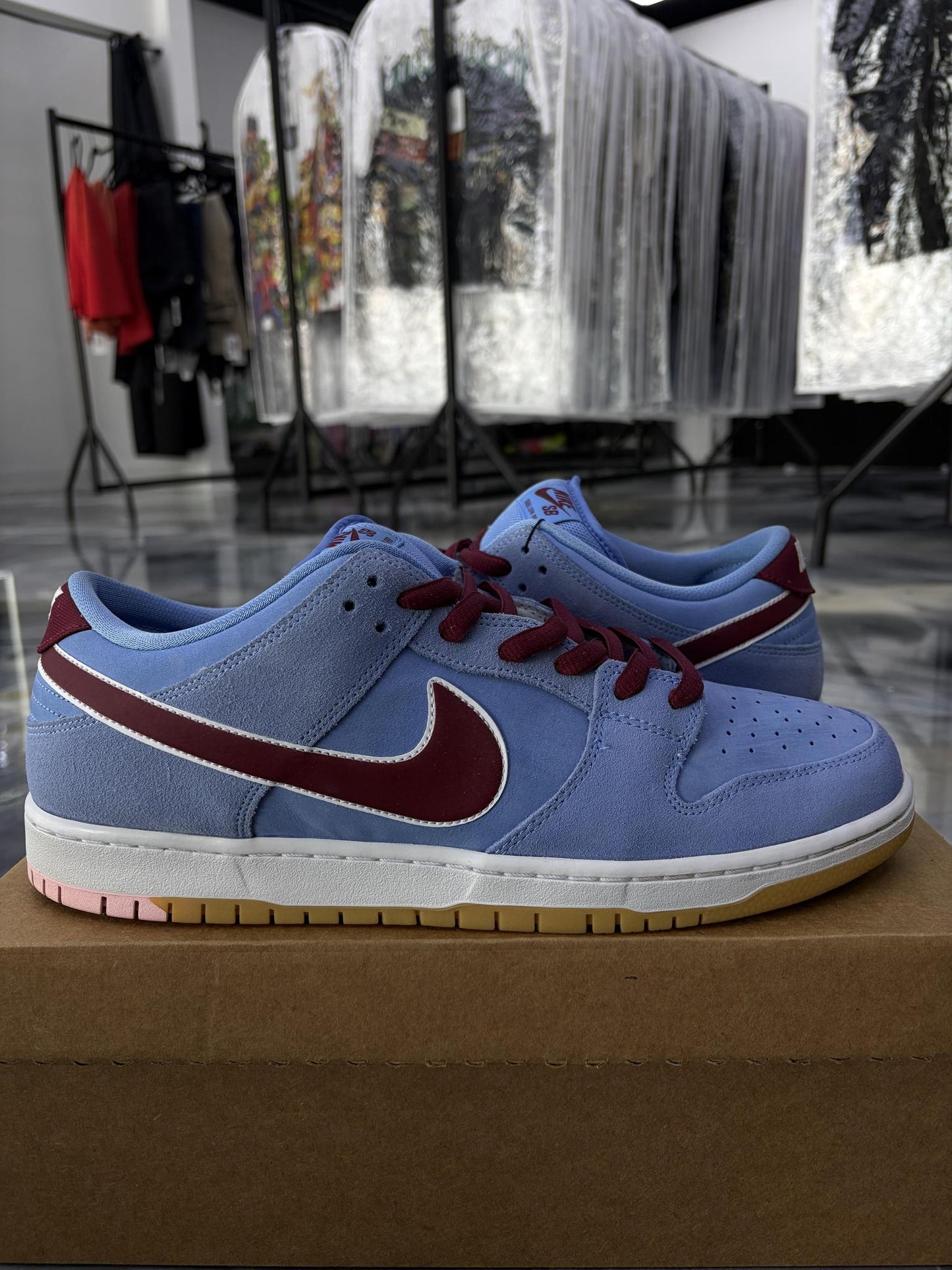 Nike SB Dunk Low "Phillies" Used Size 13