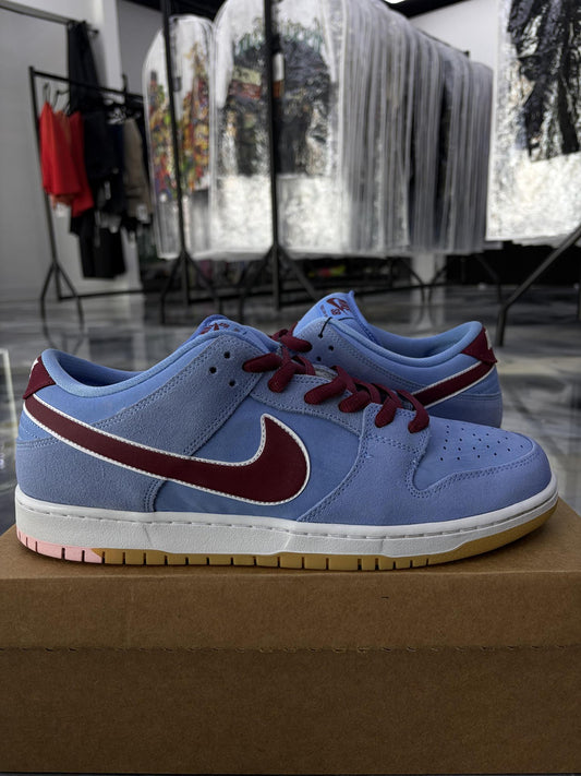 Nike SB Dunk Low "Phillies" Used Size 13