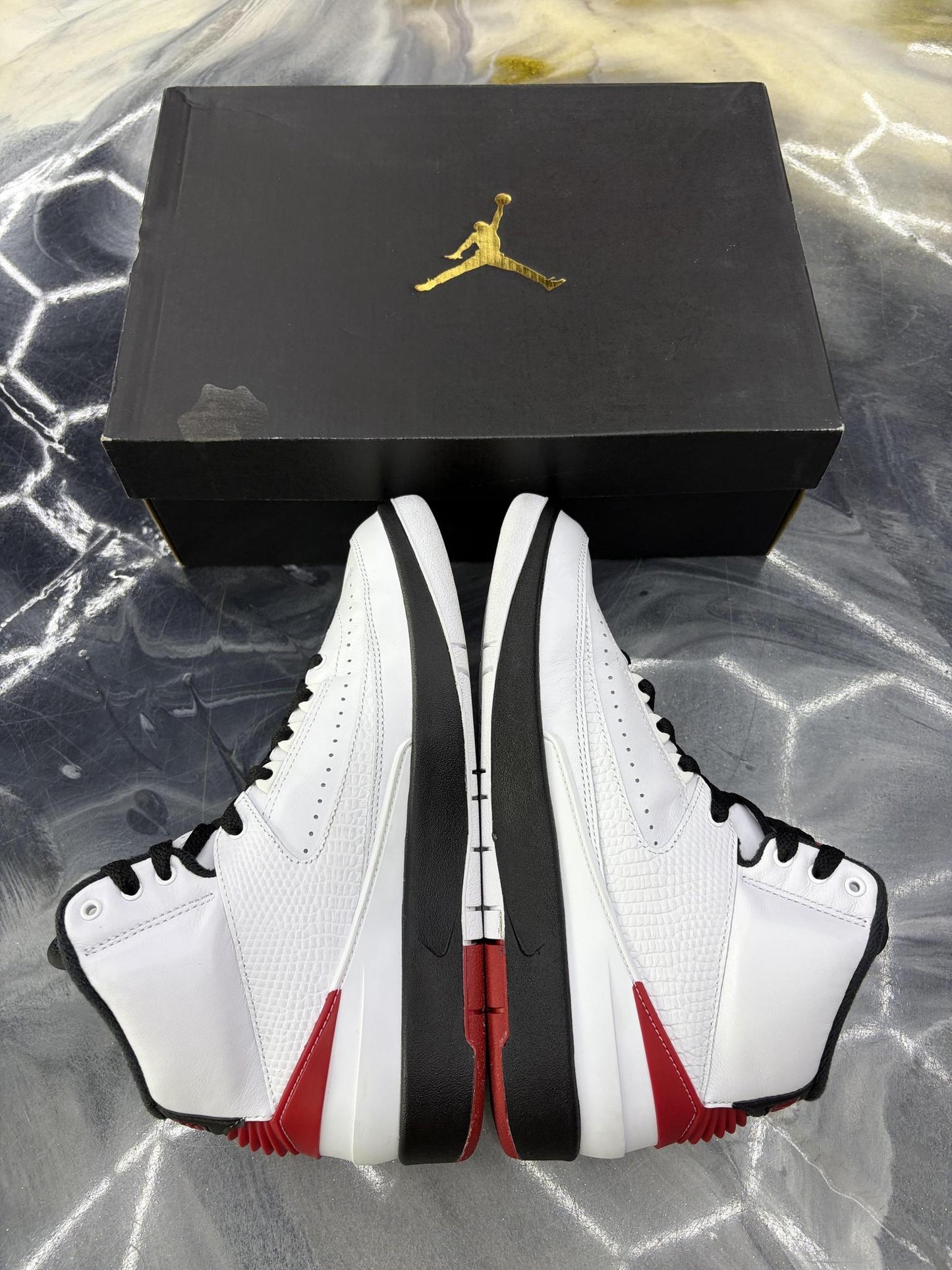 Jordan 2 "Chicago" Used Size 6.5Y/8W