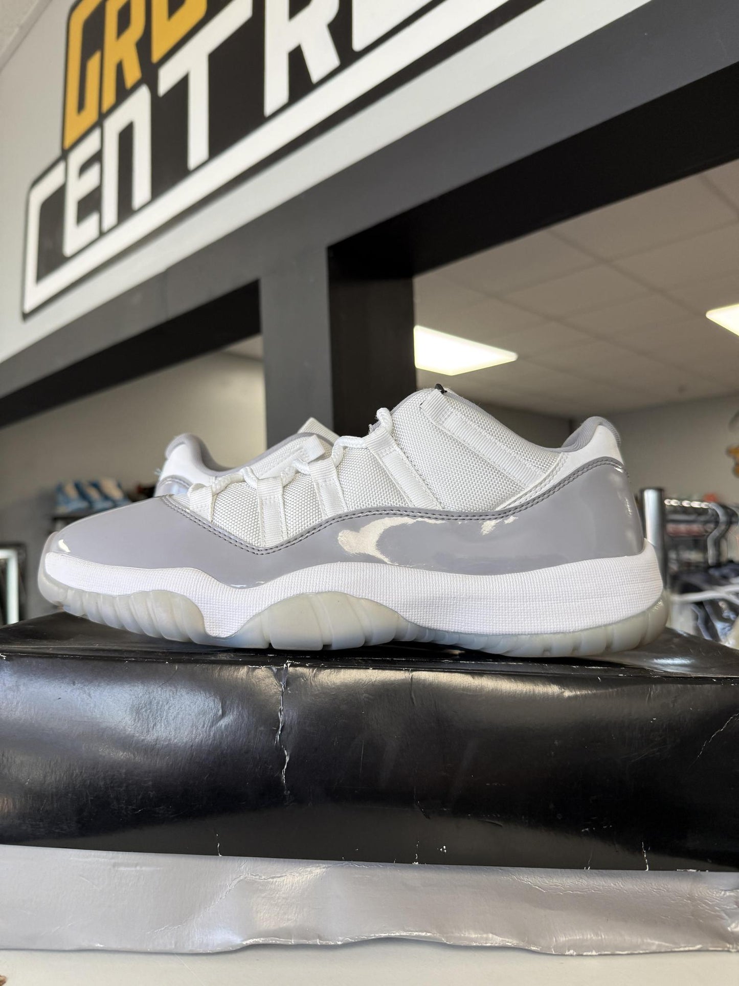 Jordan 11 Low "Cement Grey" Used Size 10