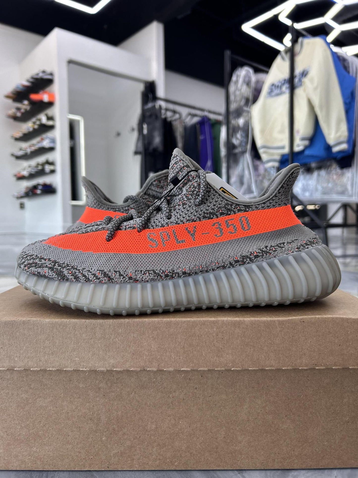 Yeezy 350 V2 "Beluga Reflective" Used Size 8.5
