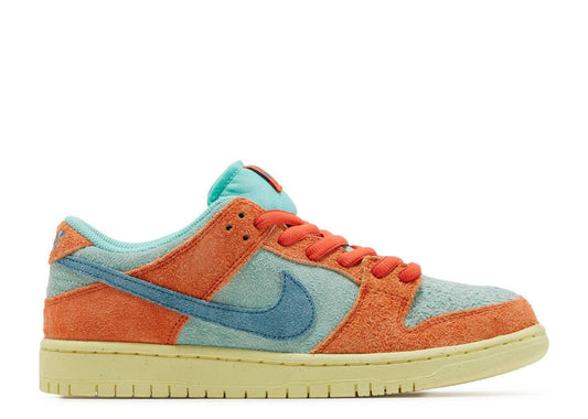 Nike SB Dunk Low "Orange Emerald Rise"