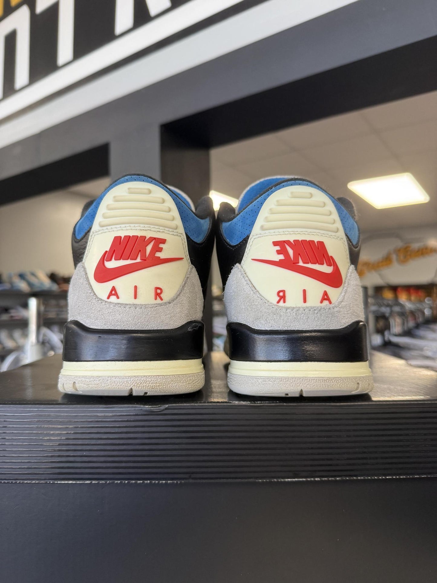 Jordan 3 "Rare Air" Used Size 8.5