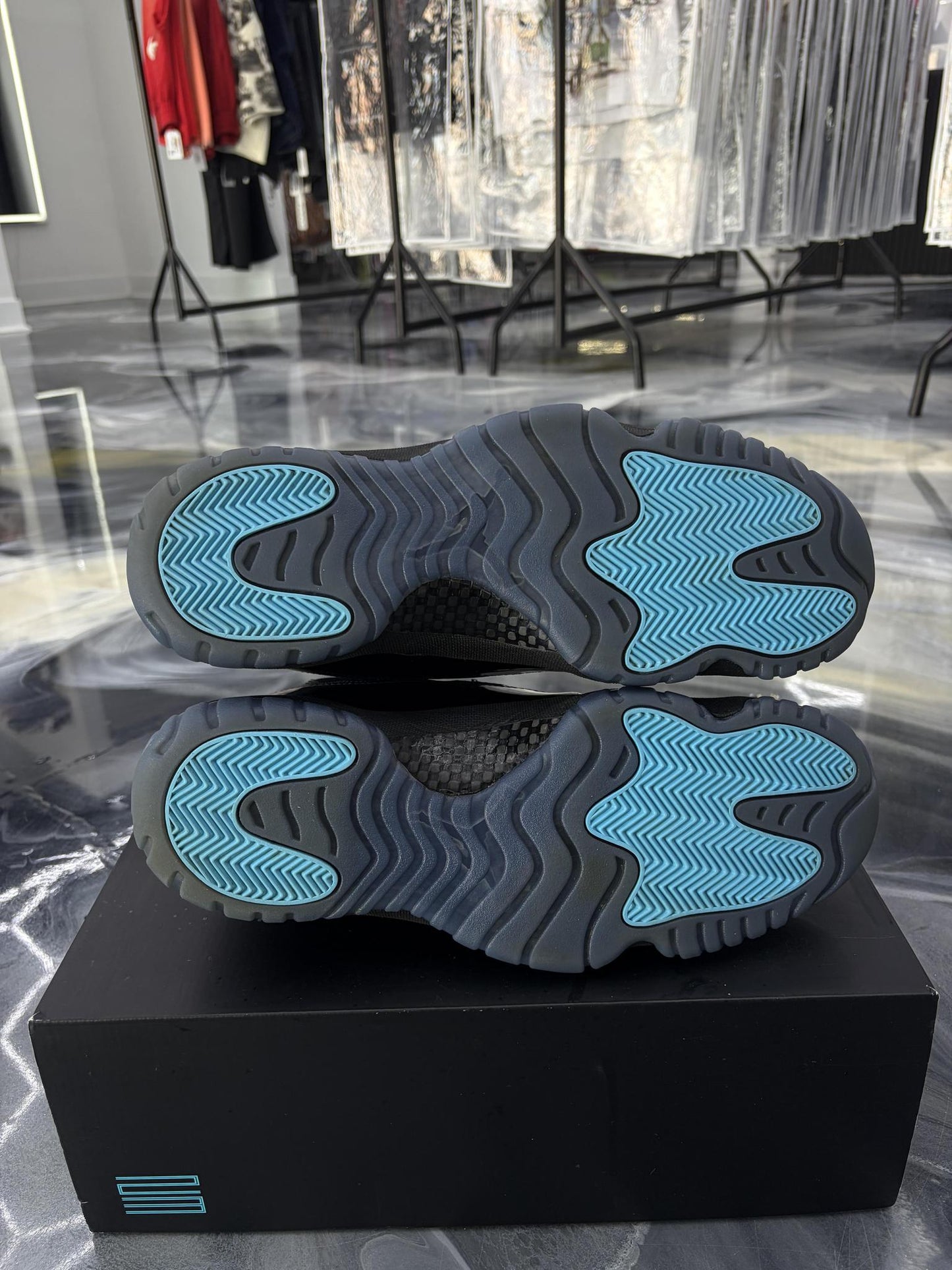 Jordan 11 "Gamma" Used Size 13