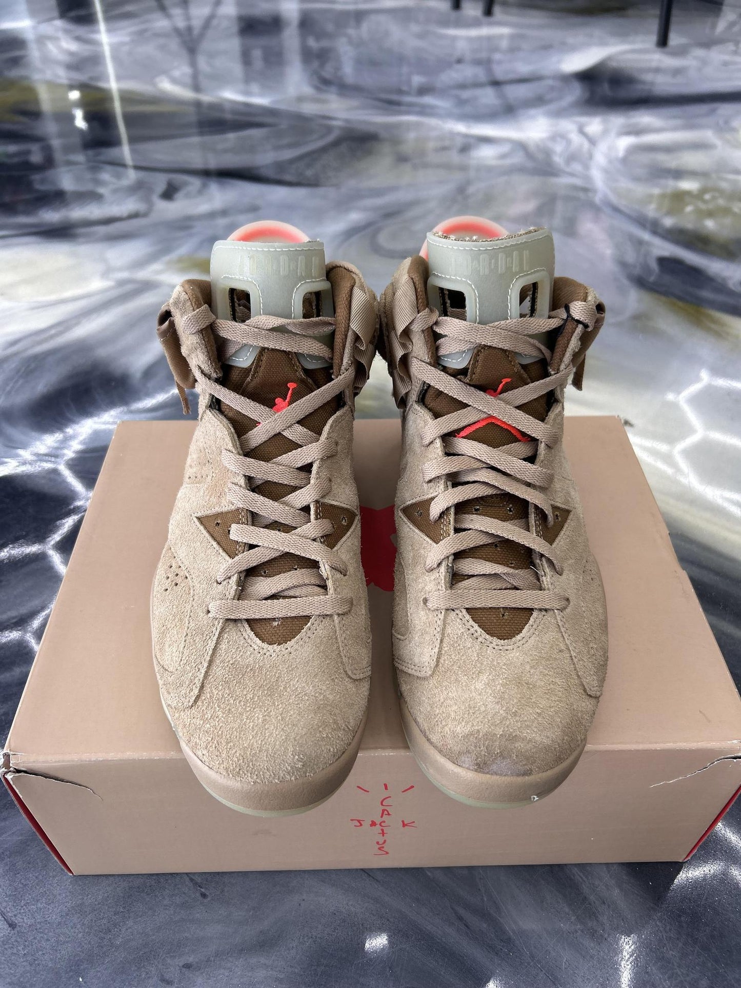 Jordan 6 Travis Scott "British Khaki" Used Size 9