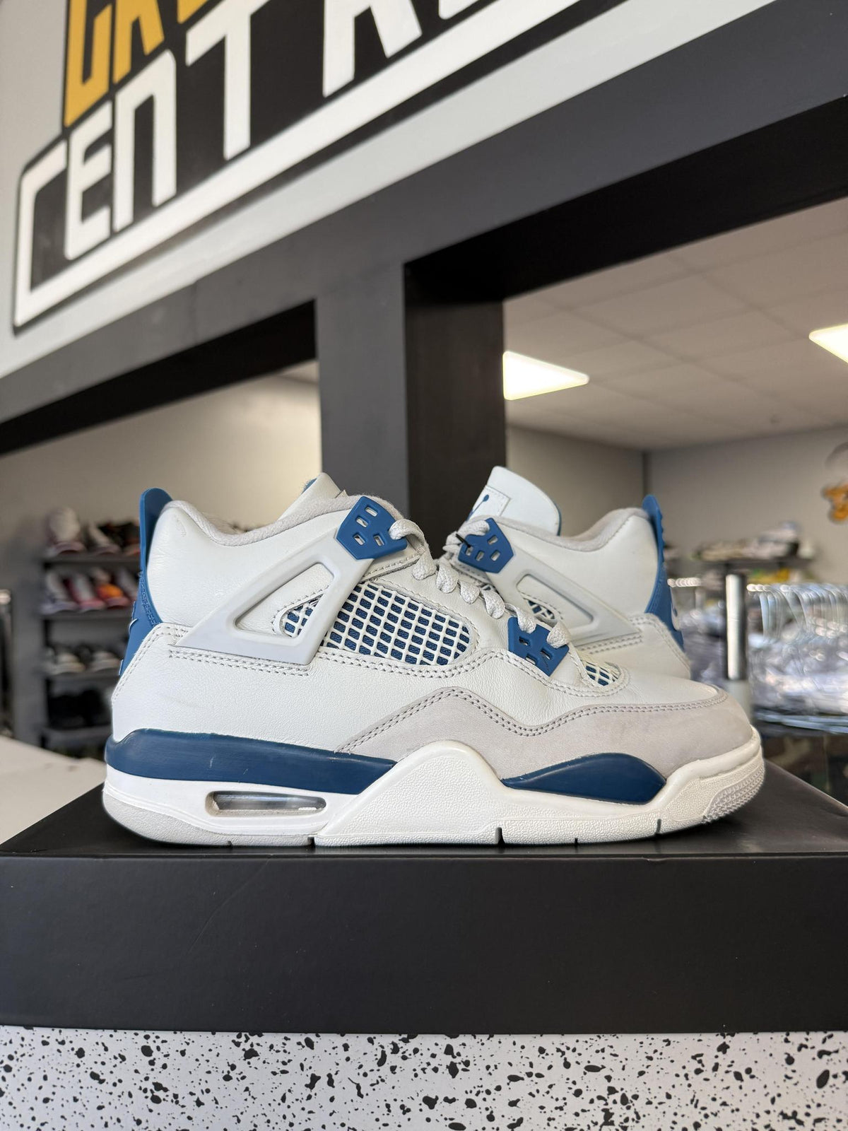 Jordan 4 "Military Blue" Used Size 5Y/6.5W