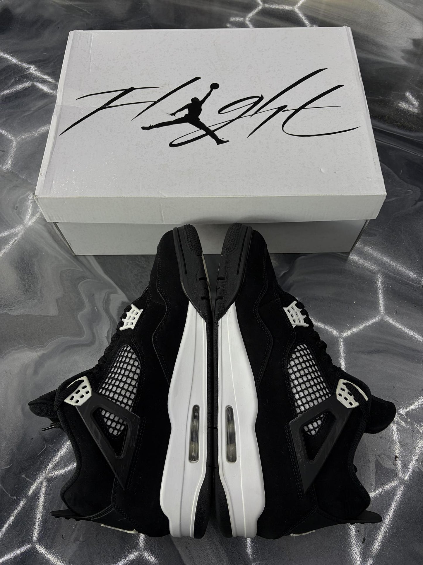 Jordan 4 "White Thunder" Used Size 11.5
