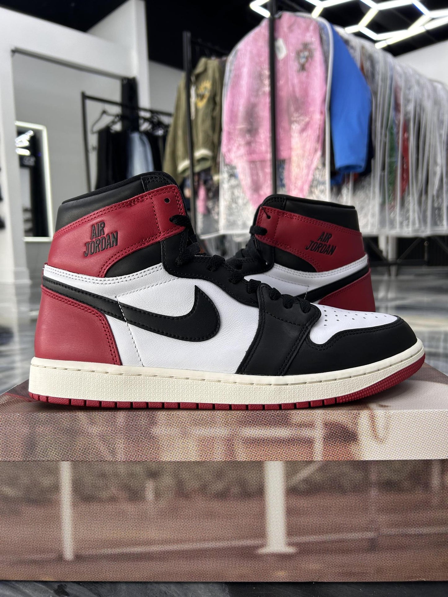 Jordan 1 "Black Toe" Used Size 11.5