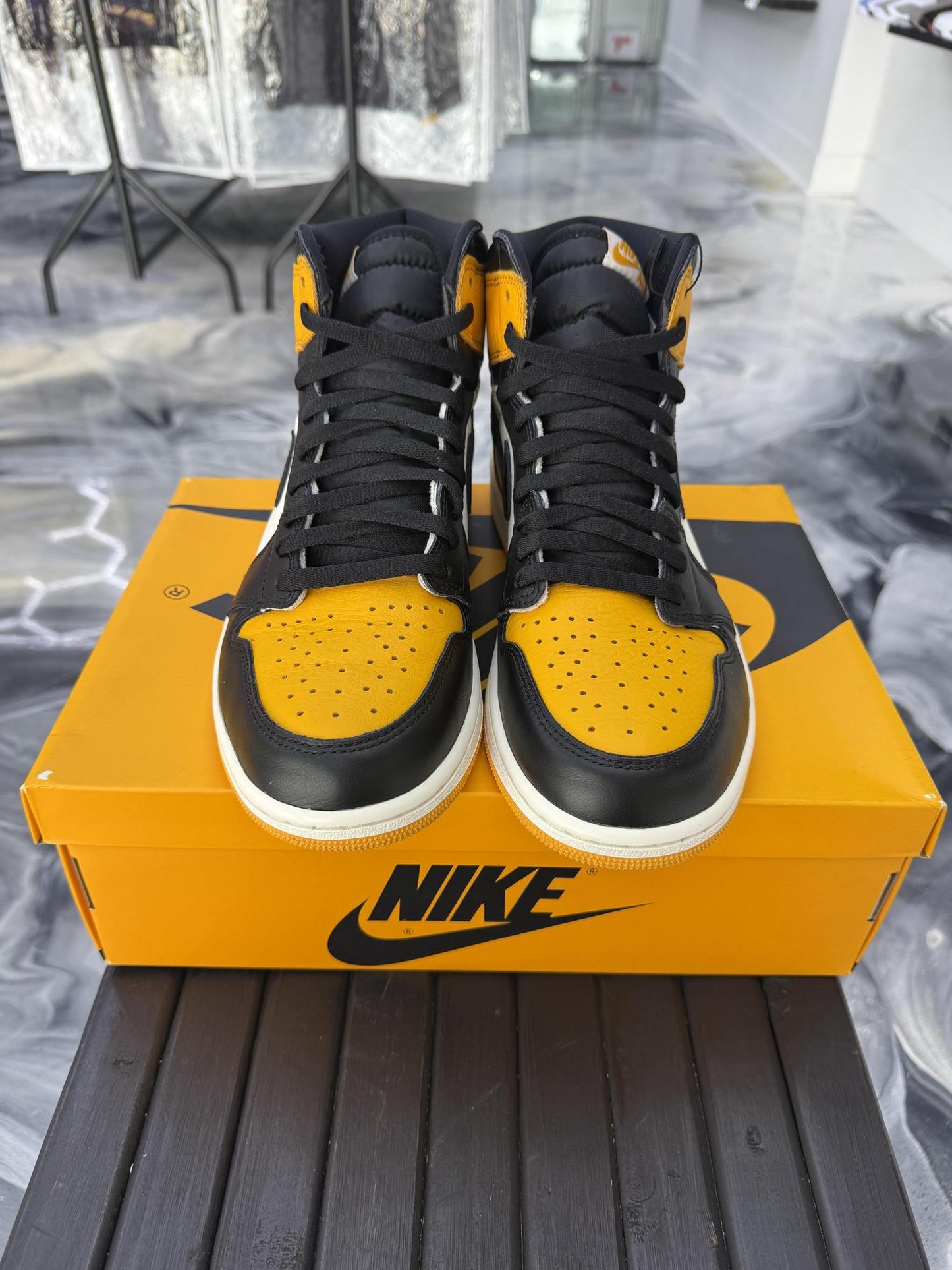 Jordan 1 "Taxi" Used Size 11