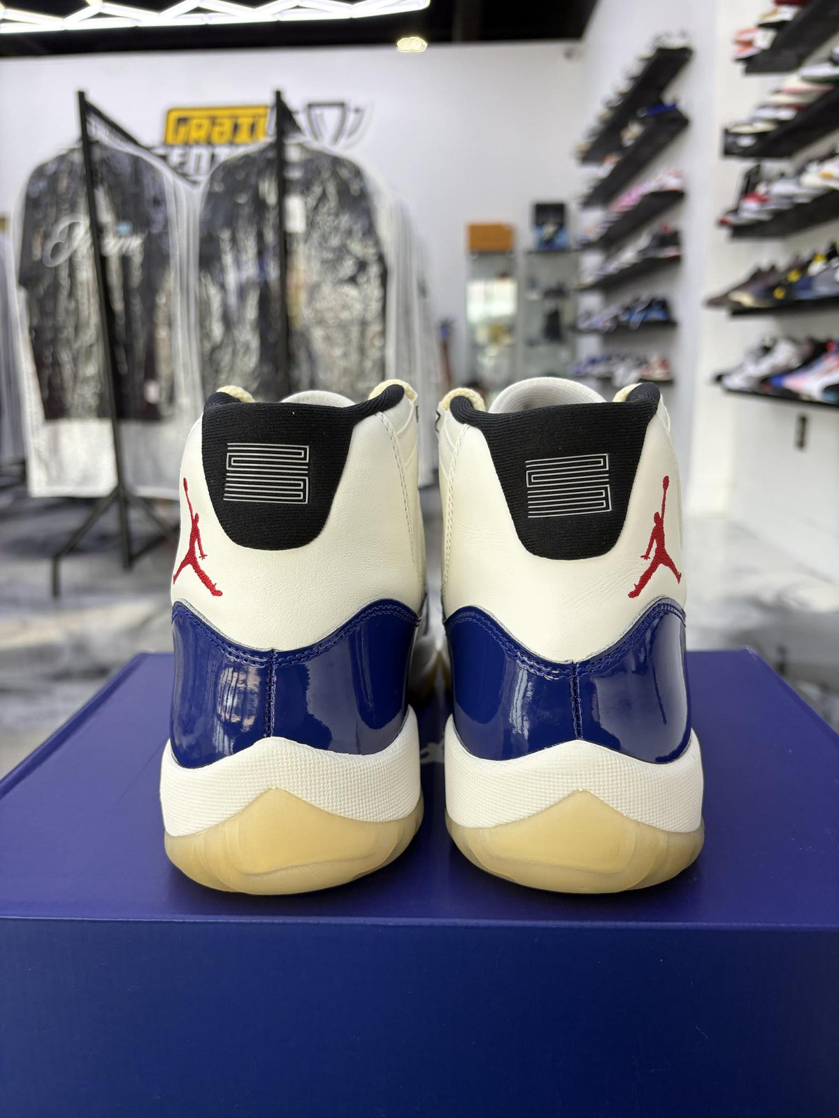 Jordan 11 "Rare Air" Used Size 9