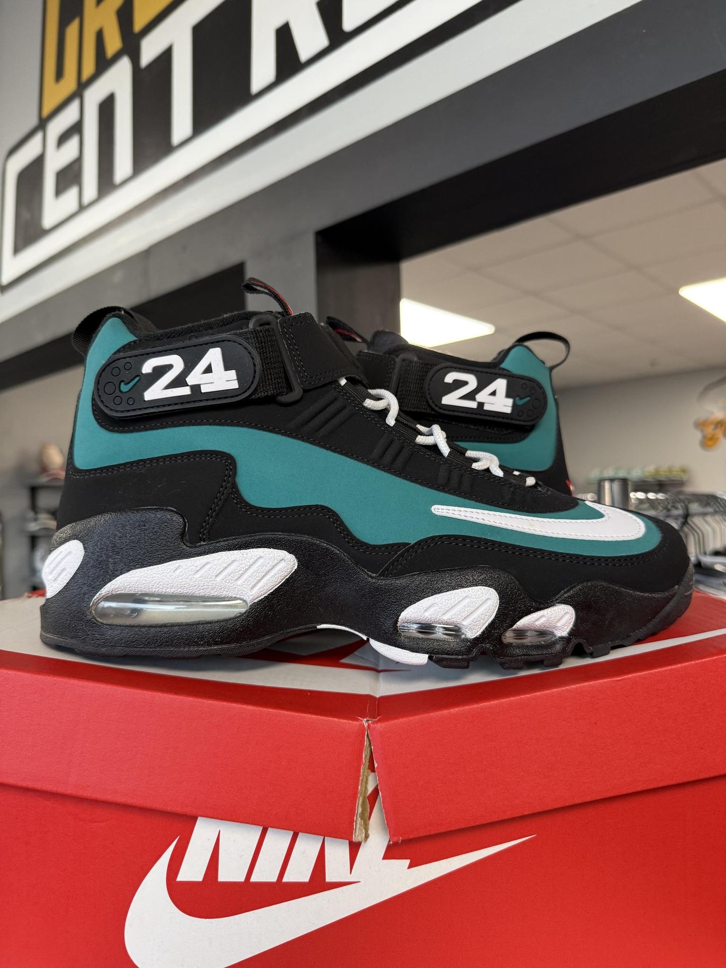 Air Griffey Max 1 "Fresh Water" Used Size 10