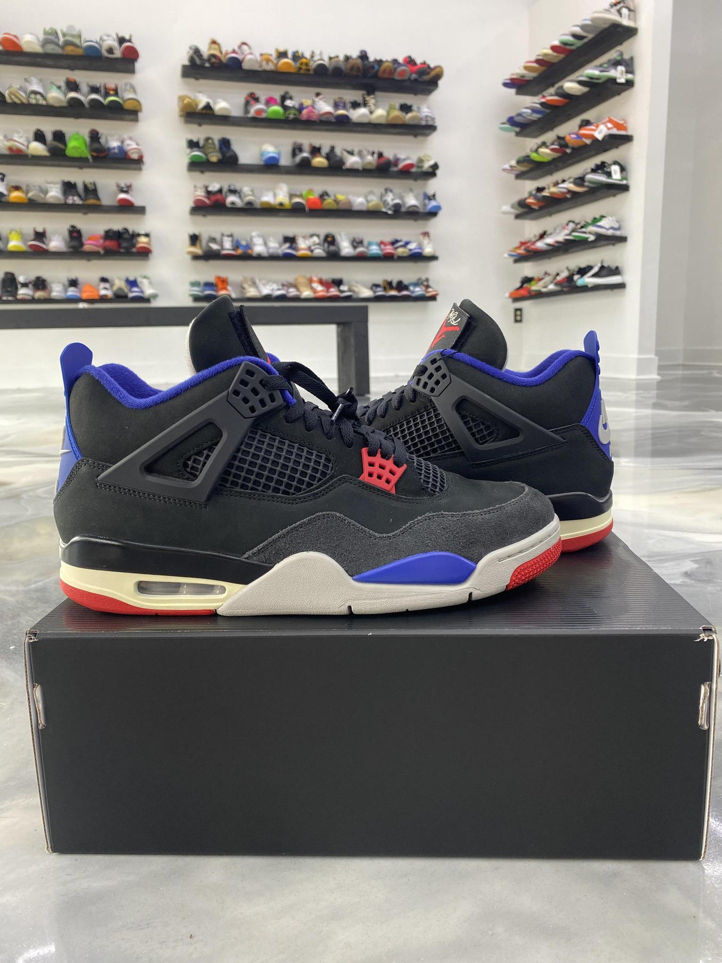 Jordan 4 "Rare Air" Used