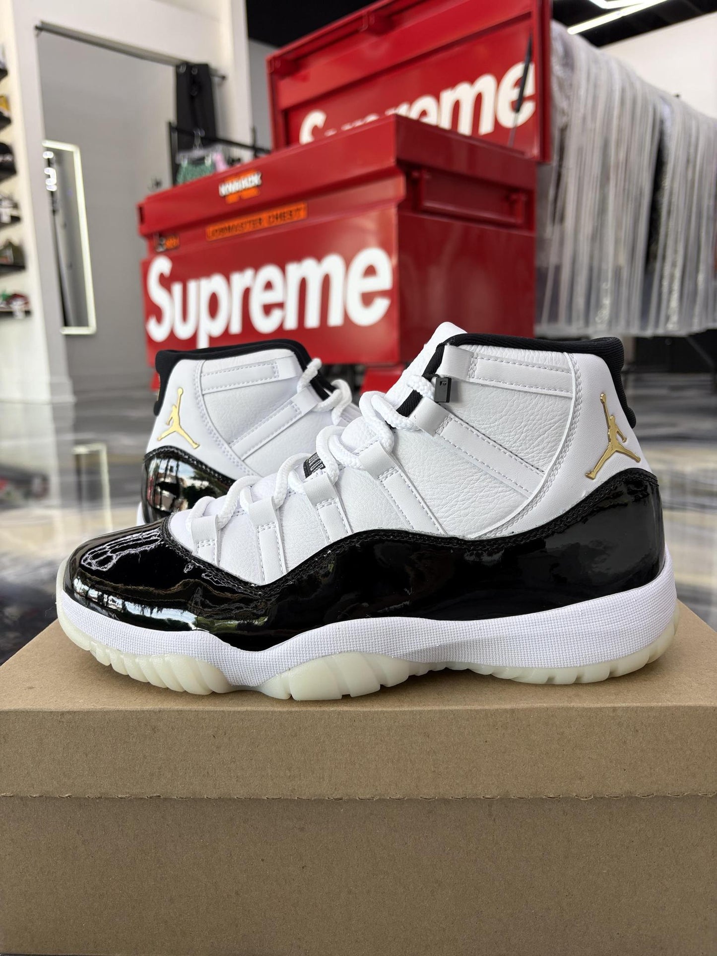 Jordan 11 "Gratitude" Used Size 9.5