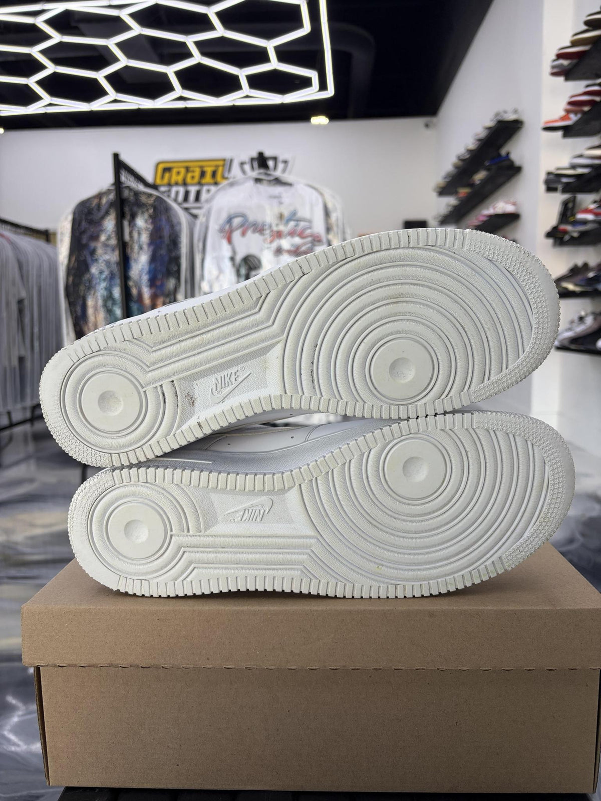 Nike Air Force 1 Supreme "White" Used Size 12