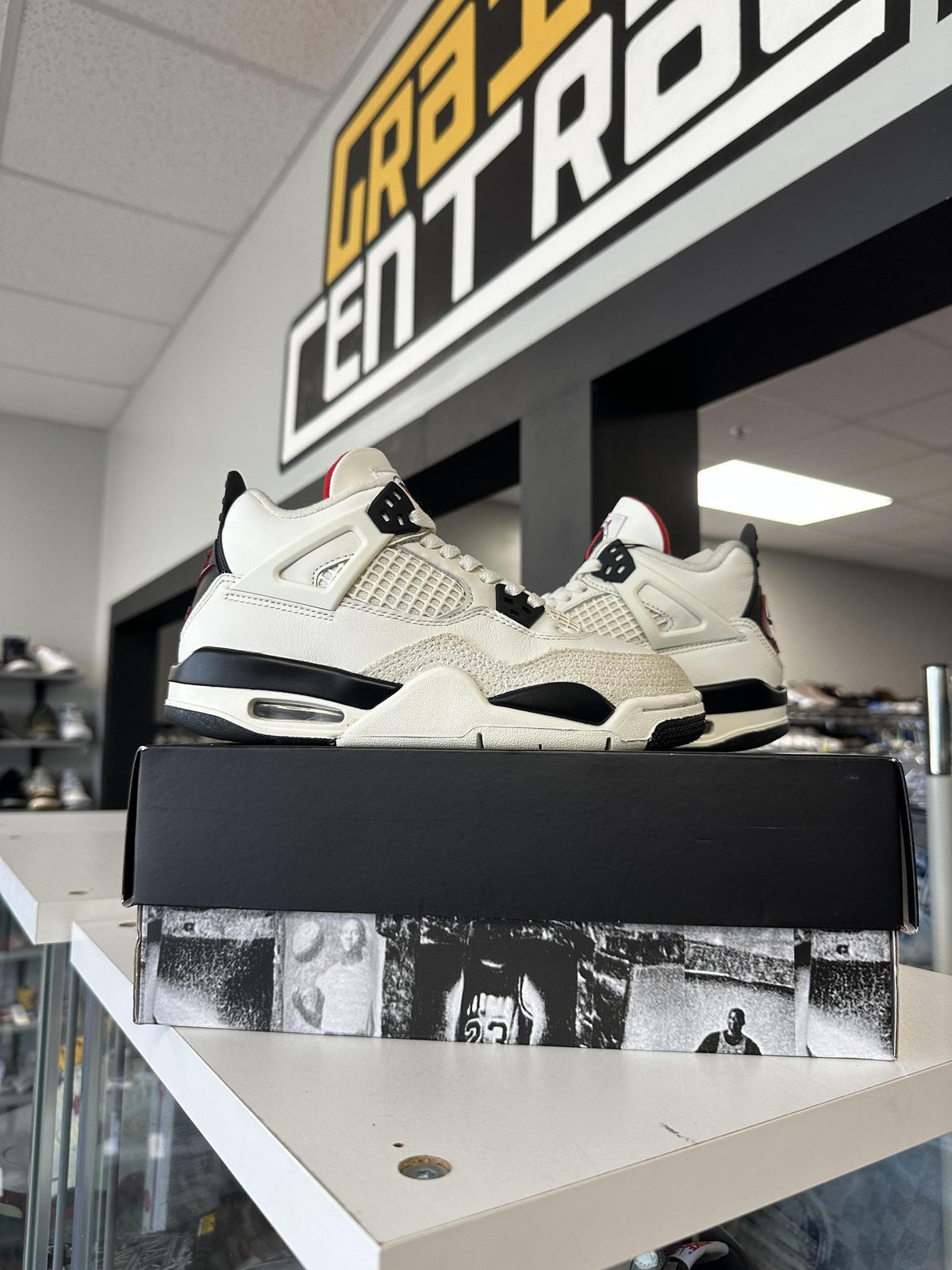 Jordan 4 Flight Club Used