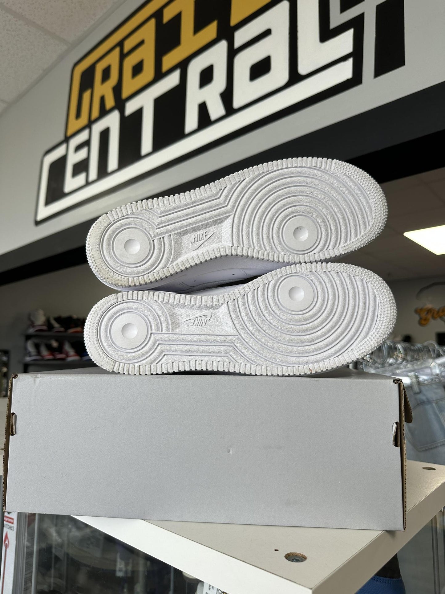 Nike Air Force 1 Low "White" Size 10