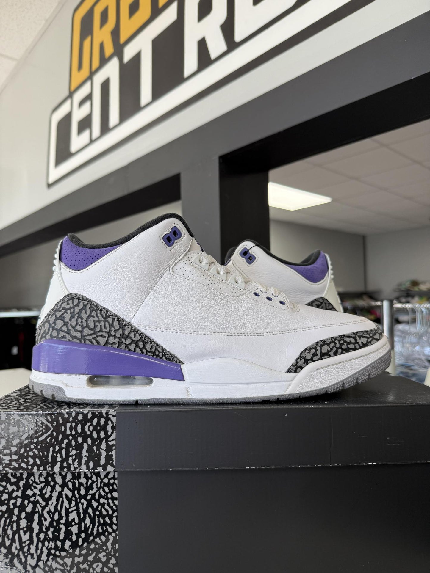 Jordan 3 "Dark Iris" Used Size 12