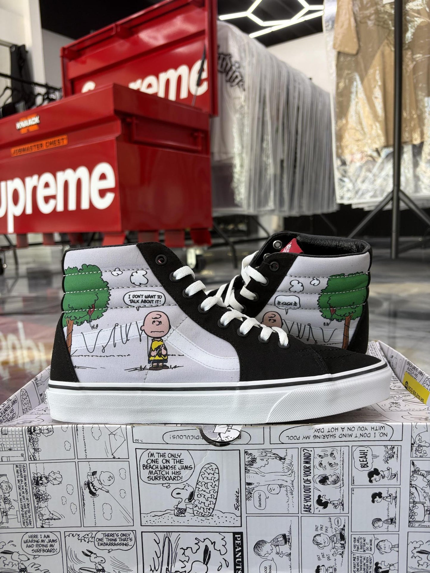 Vans Sk8 Hi "Peanuts" Used Size 9.5