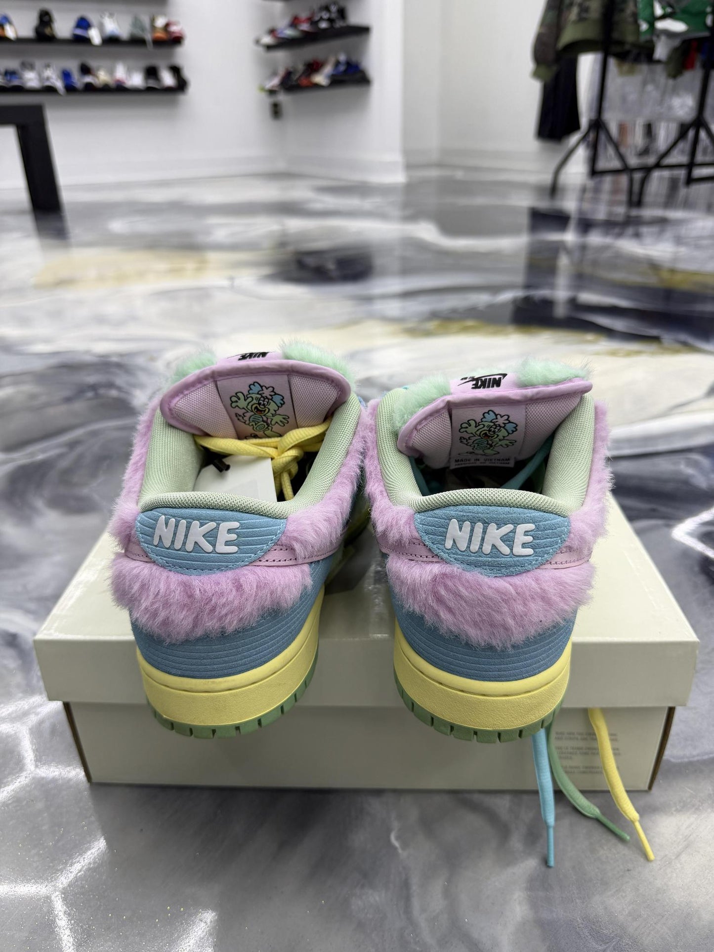 Nike SB Dunk Low Verdy Used Size 10