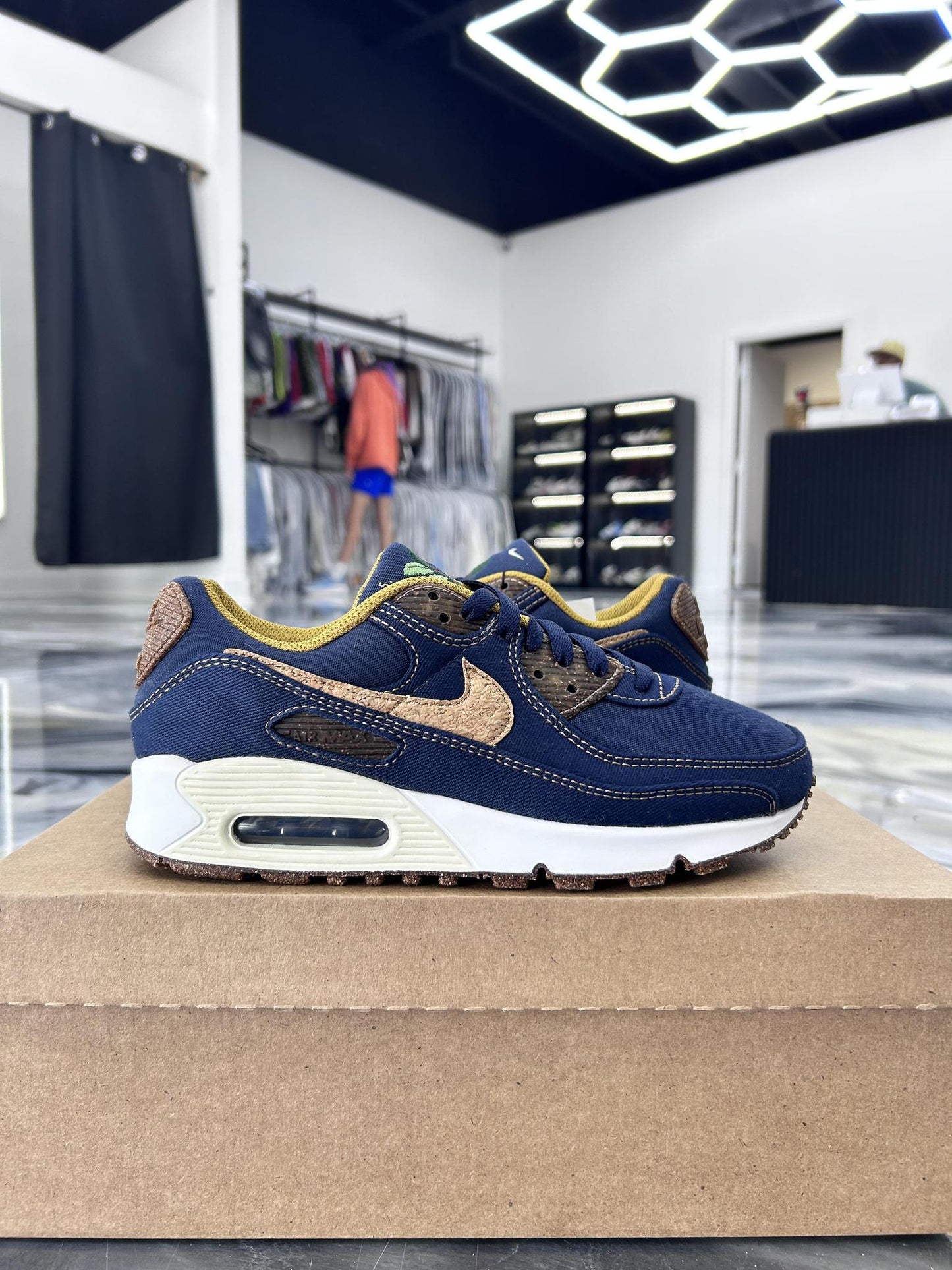 Nike Air Max 90 "Obsidian Cork" Used Size 6Y/7.5W