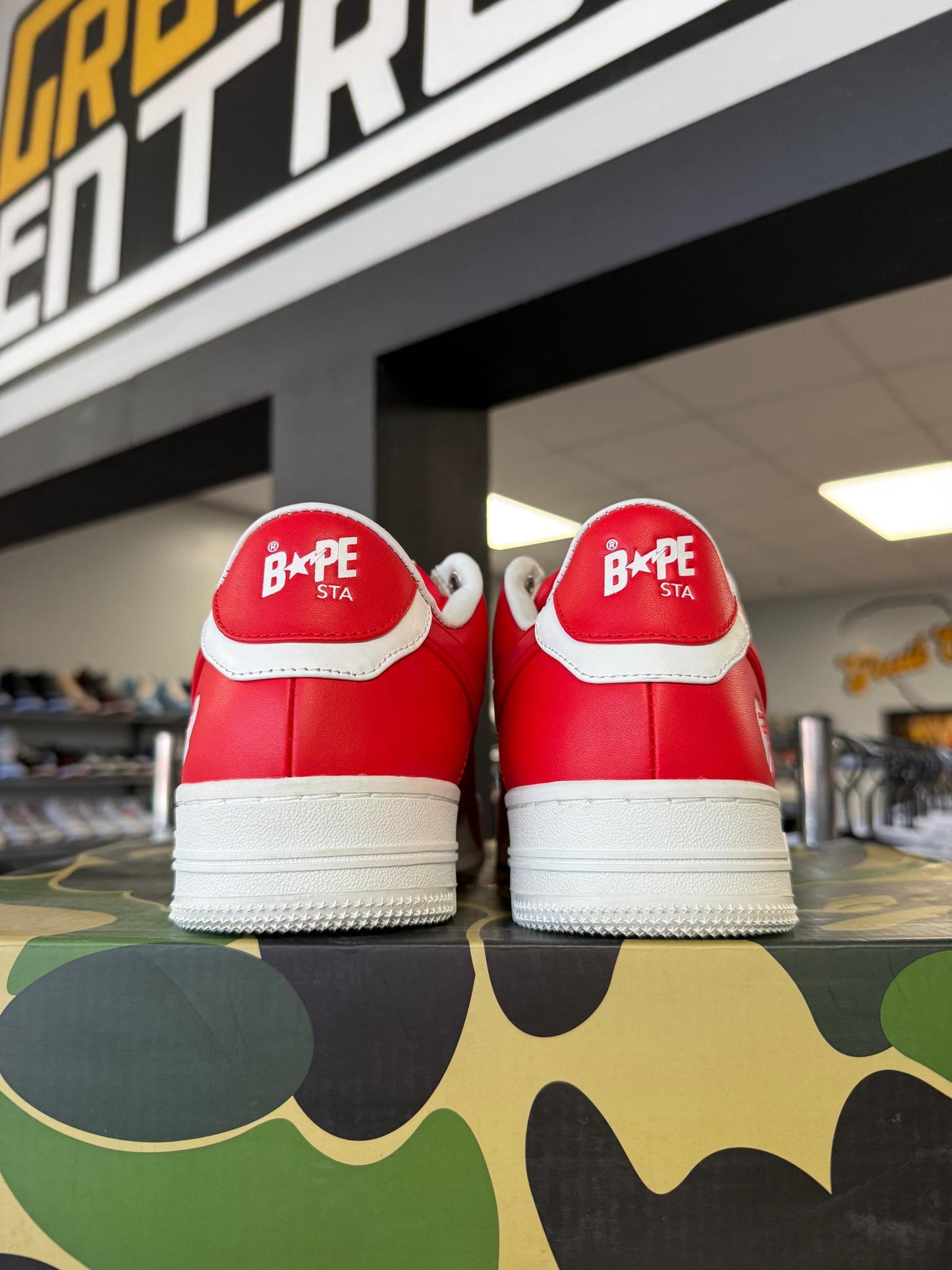 A Bathing Ape Bape Sta "OS Red" Used Size 8