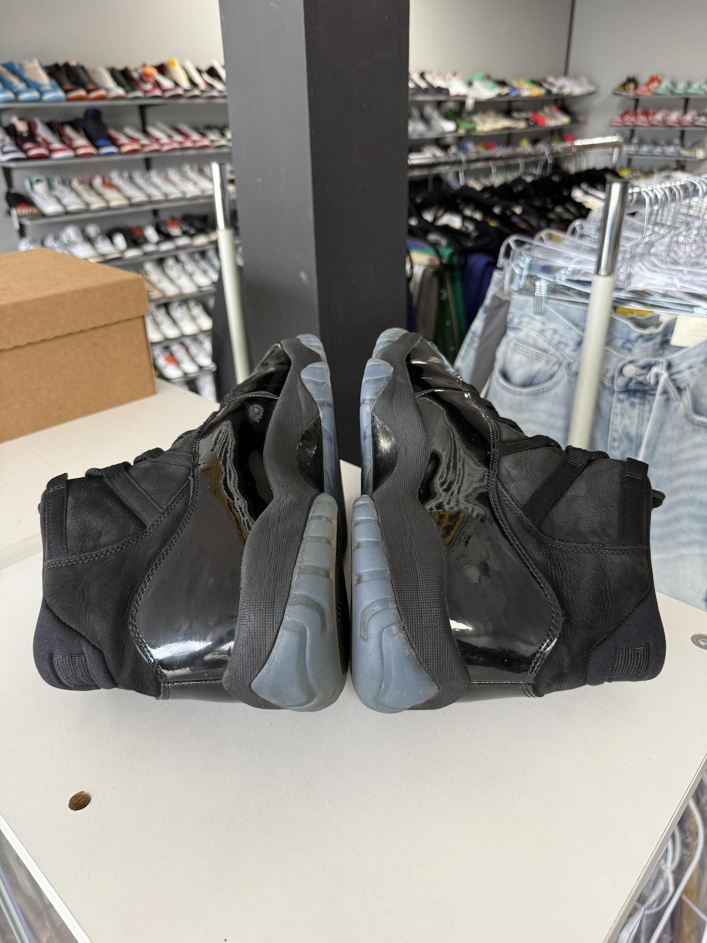 Jordan 11 "Cap And Gown" Used Size 14