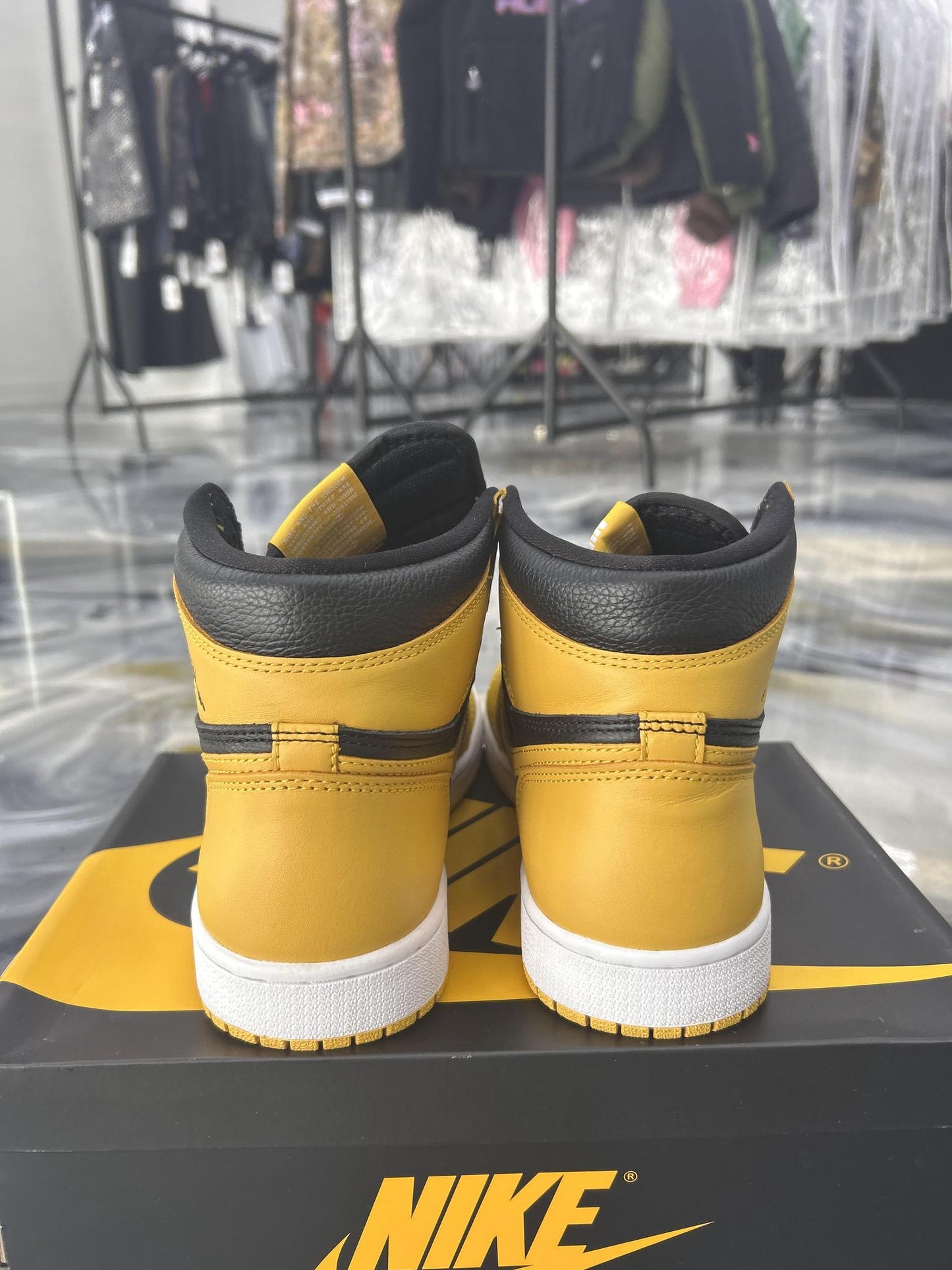 Jordan 1 "Pollen" Used Size 9