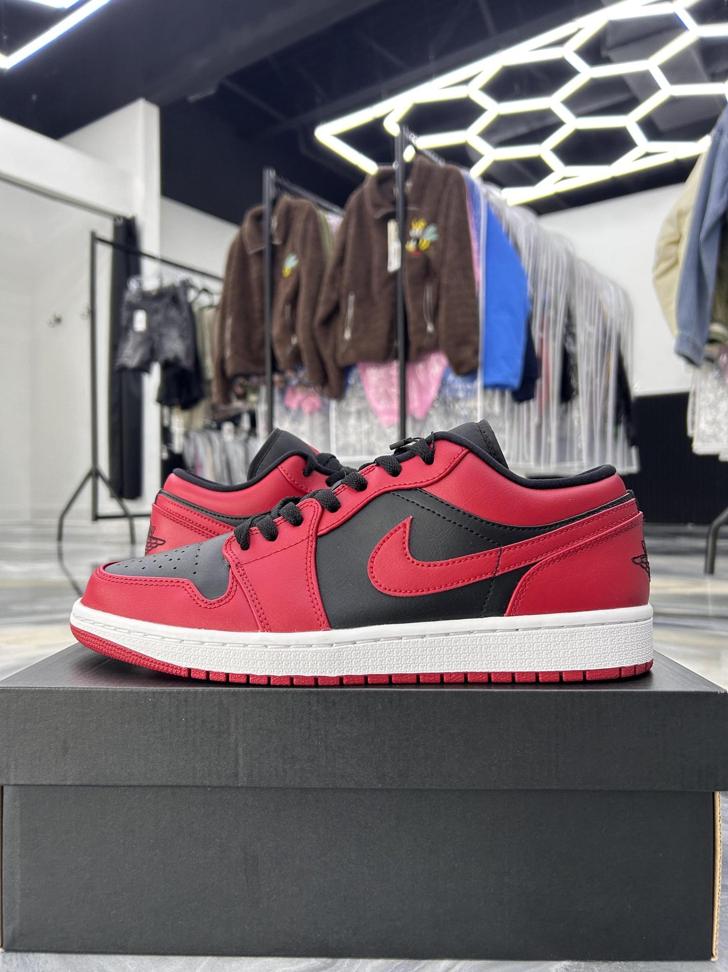 Jordan 1 Low "Reverse Bred" Used Size 9.5