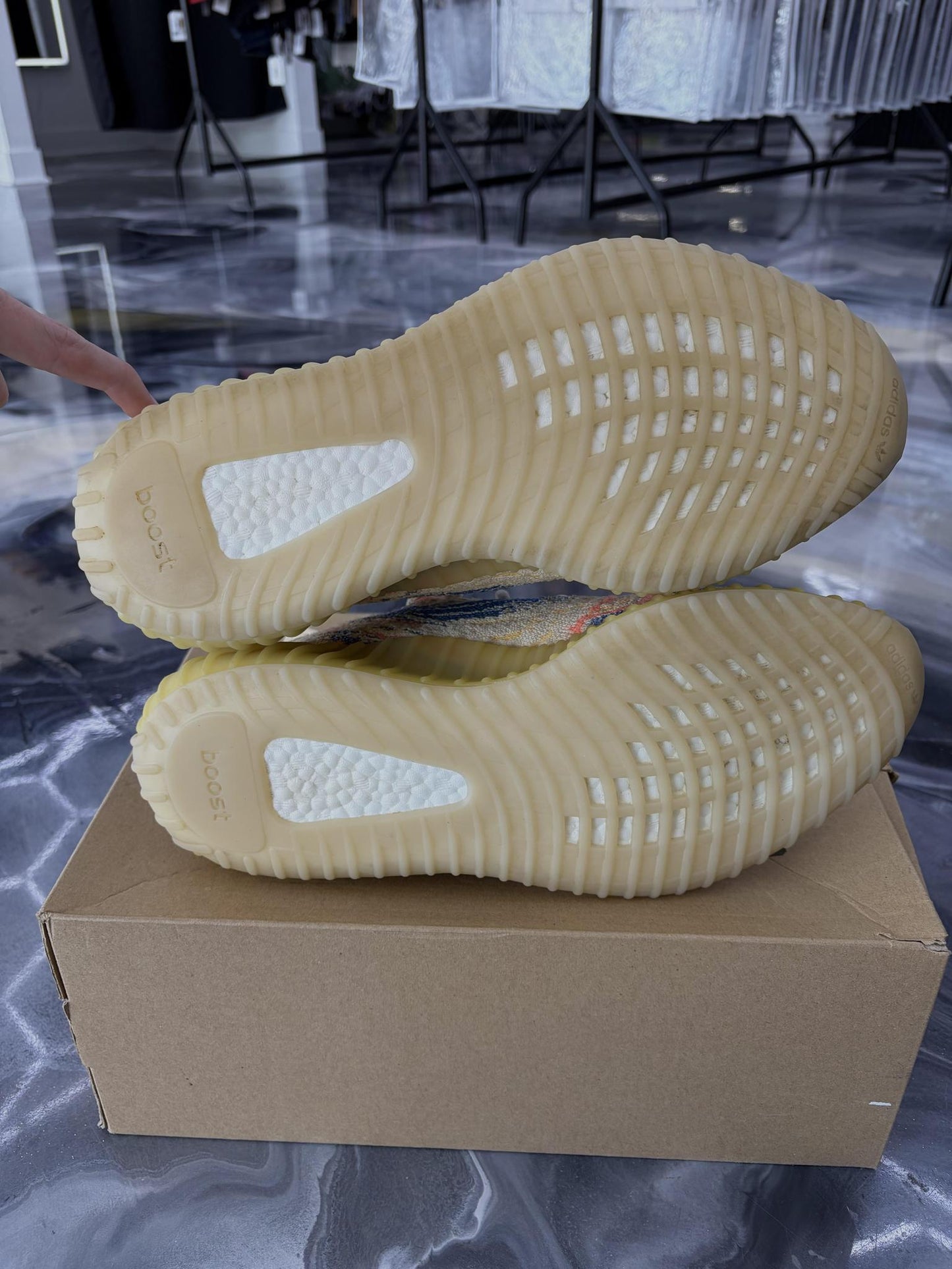 Yeezy 350 V2 "MX Oat" Used Size 12.5