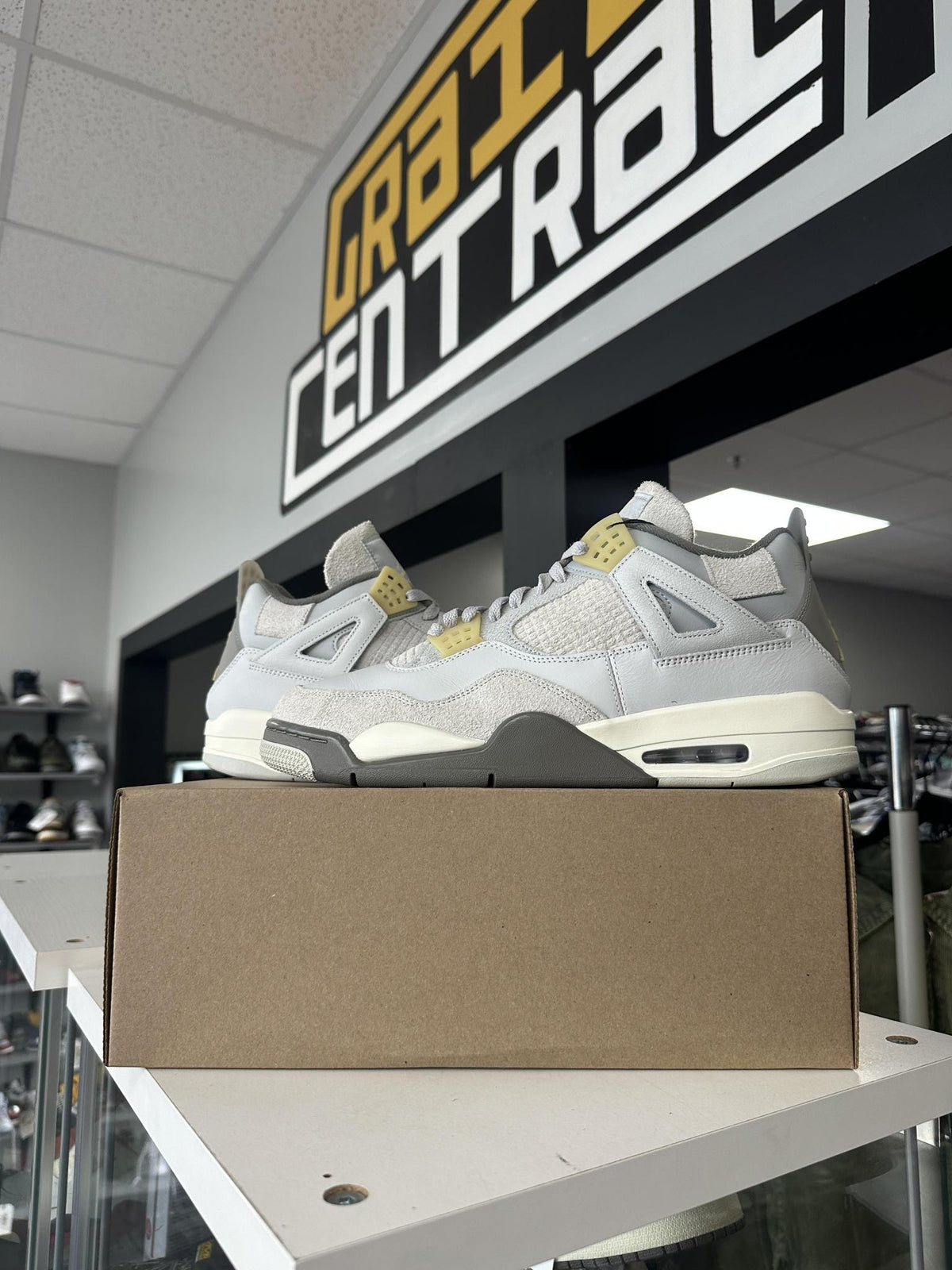 Jordan 4 "Craft Photon" Used Size 14