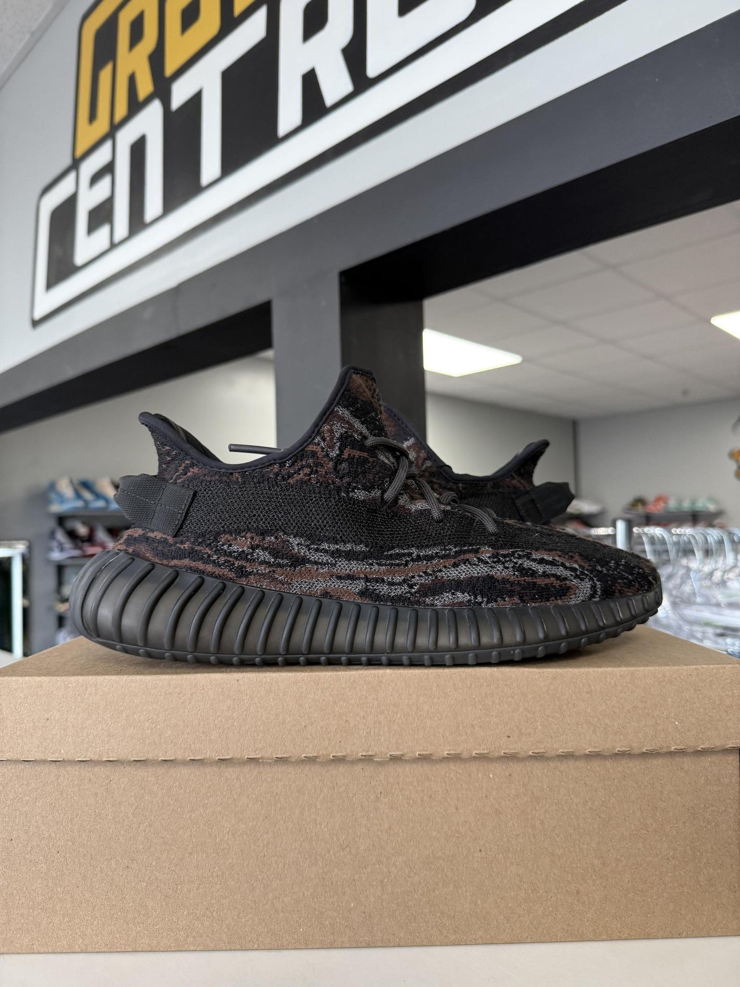 Yeezy 350 V2 "MX Rock" Used Size 10
