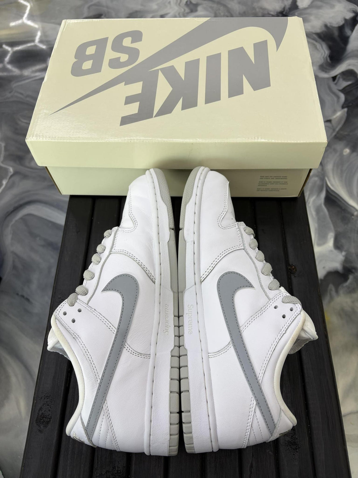 Nike SB Supreme "White Grey" Used Size 10.5