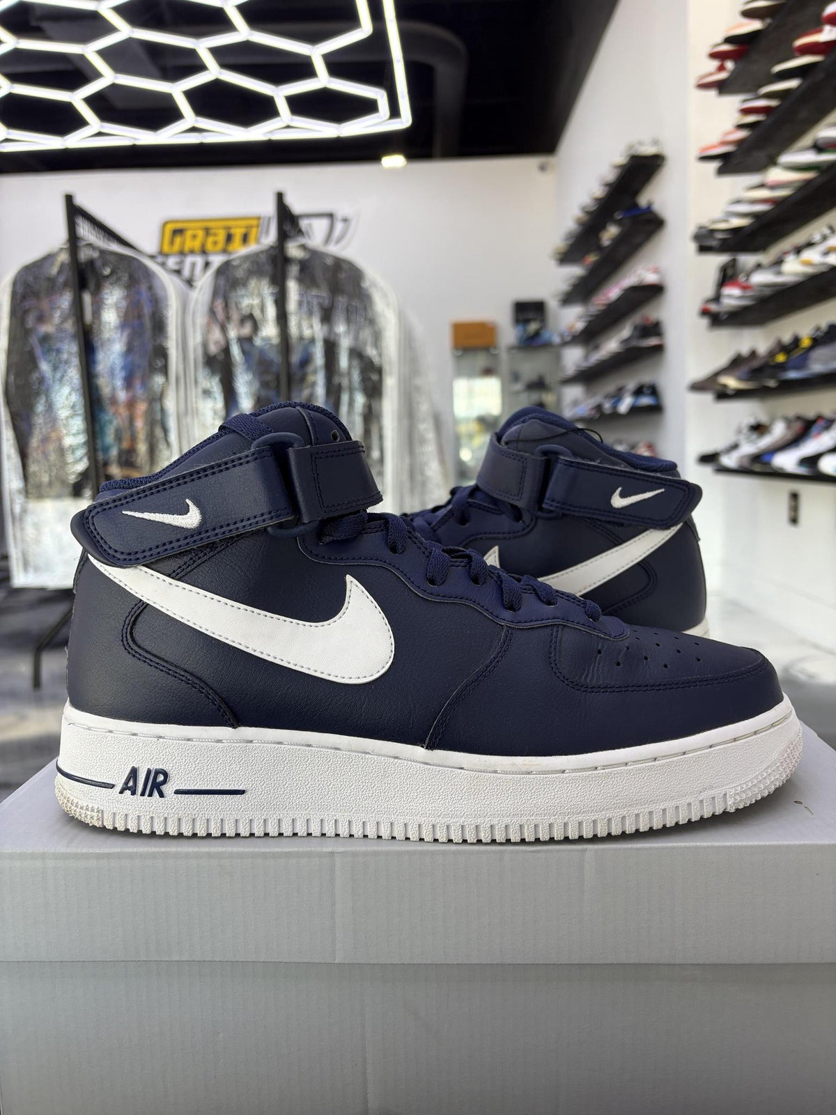 Nike Air Force 1 Mid "Midnight Navy" Used Size 9