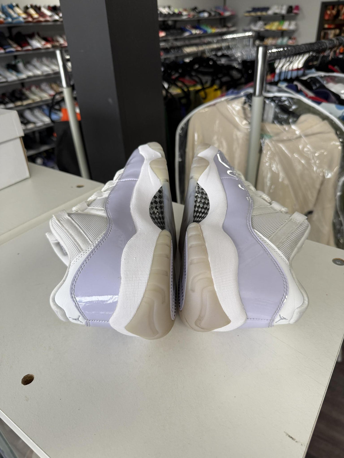 Jordan 11 Low "Pure Violet" Used Size 8.5