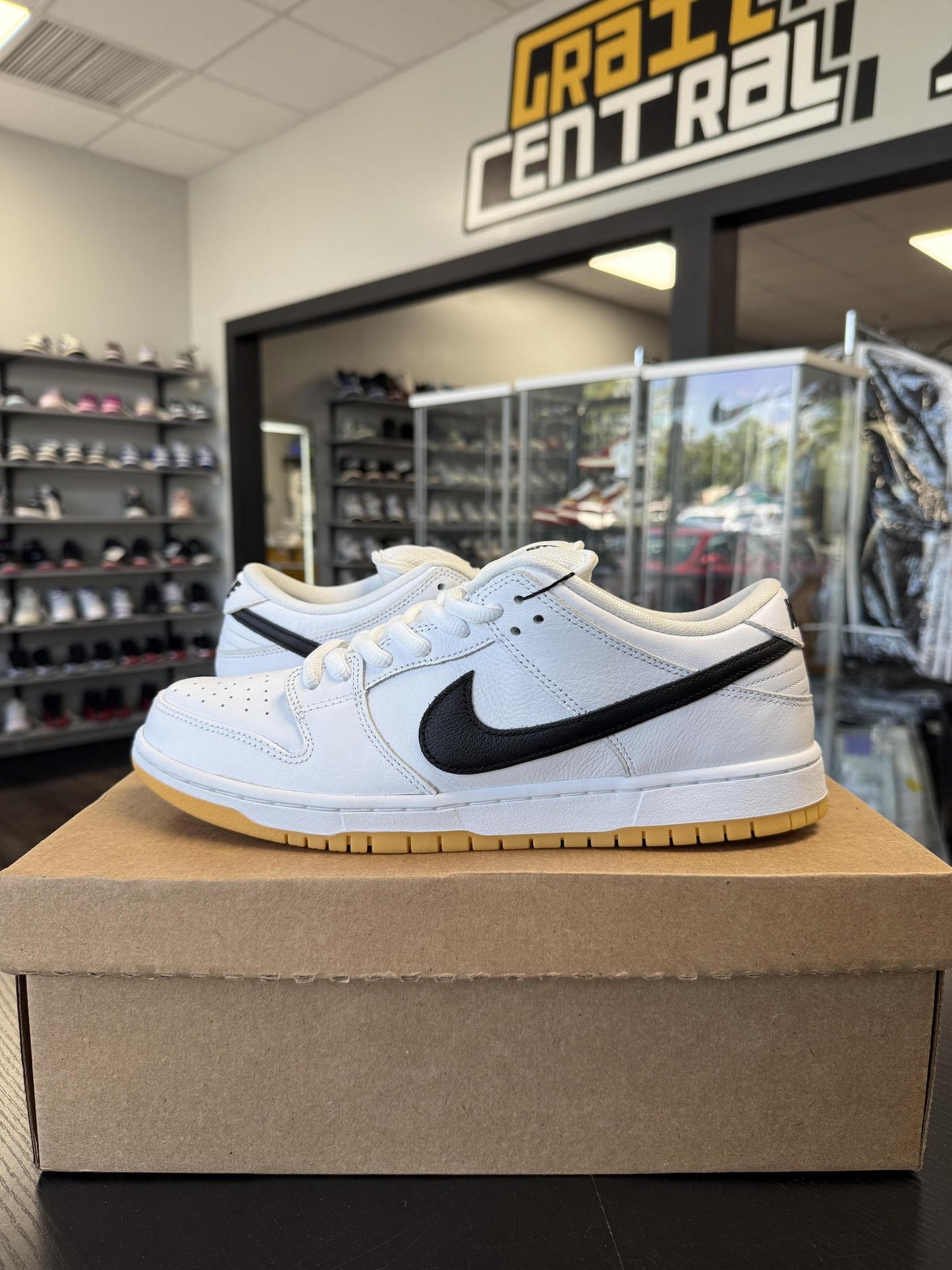 Nike SB Dunk Low "White Gum" Used Size 10.5