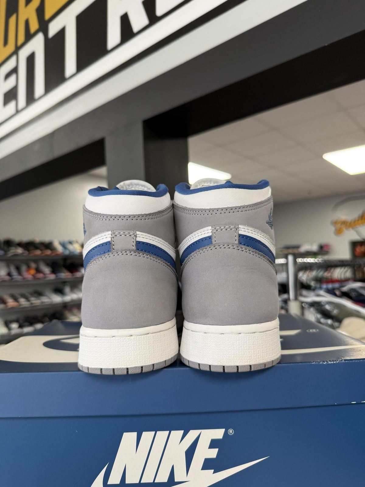 Jordan 1 High "True Blue" Used Size 7Y/8.5W
