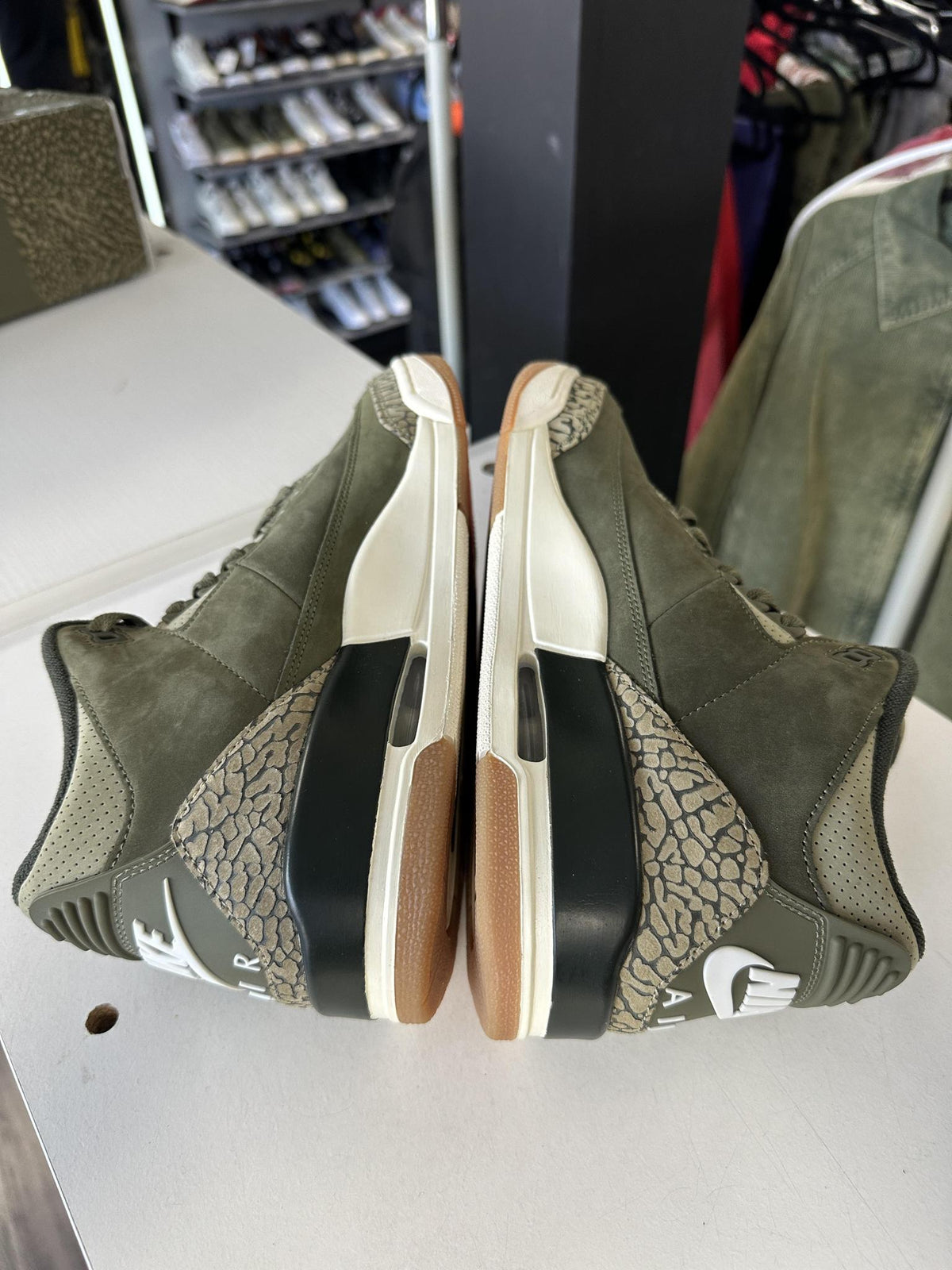 Jordan 3 "Family Affair" Used Size 9