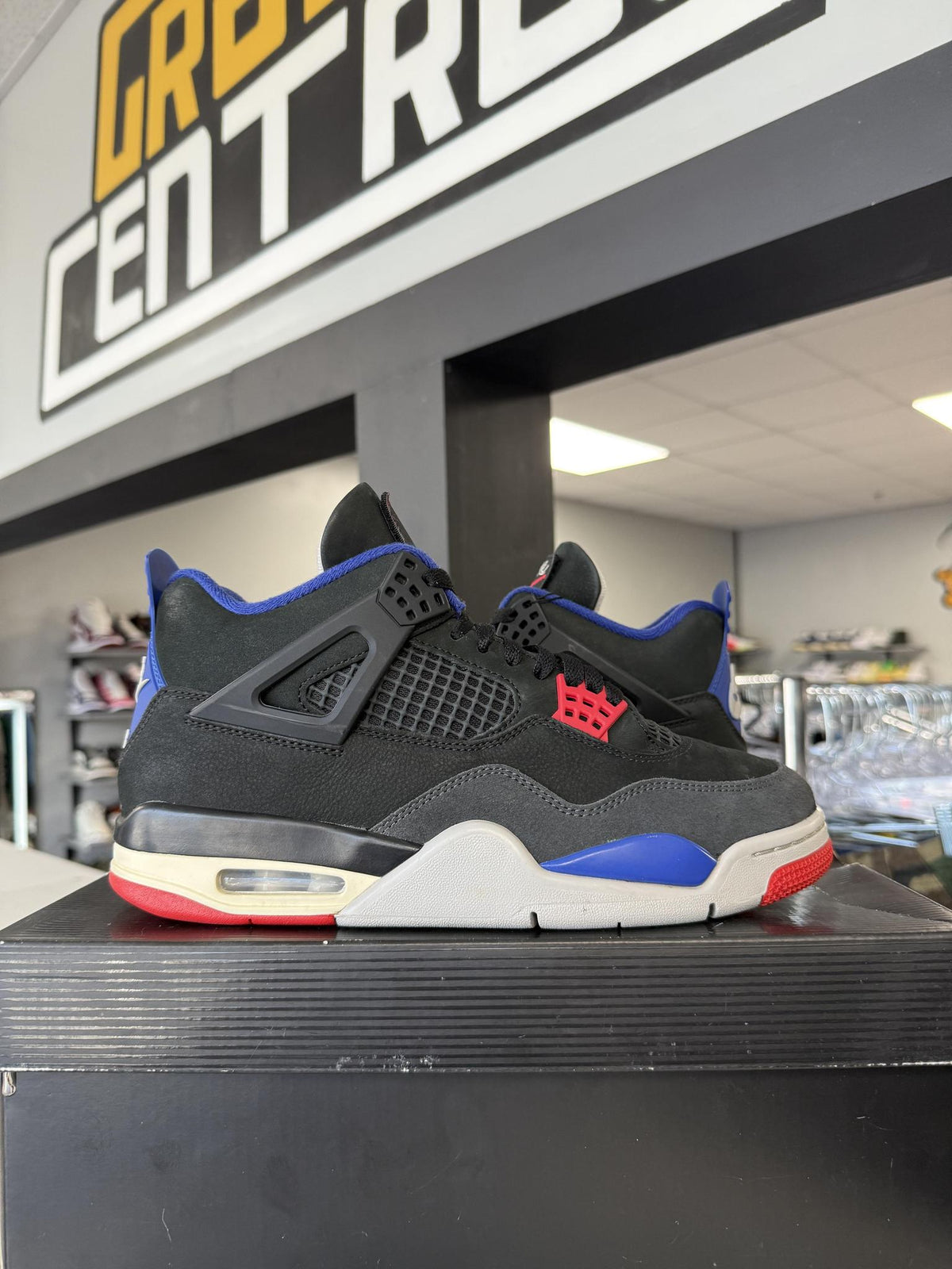 Jordan 4 "Rare Air" Used Size 8.5