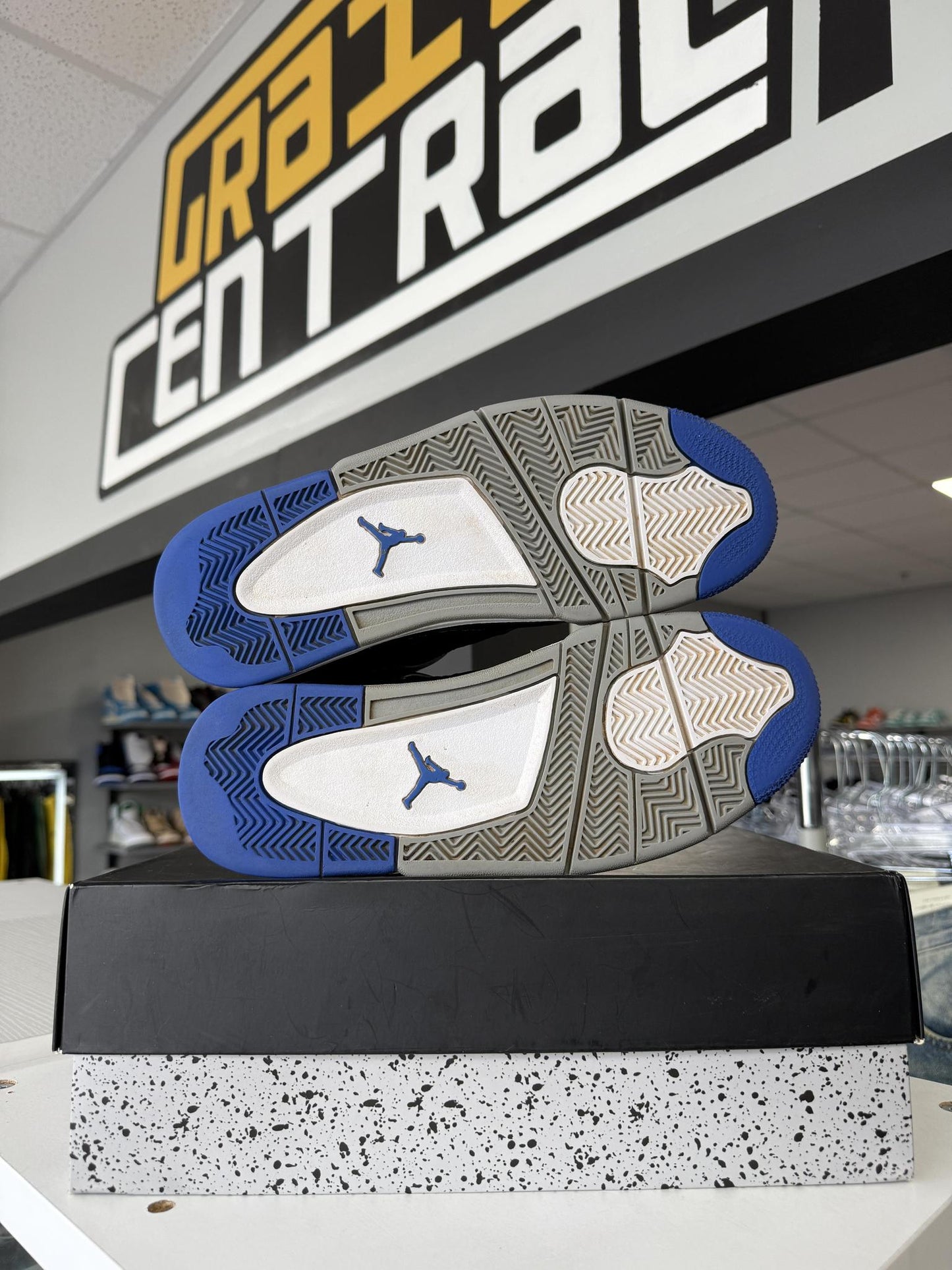 Jordan 4 "Motorsport Black" Used Size 9