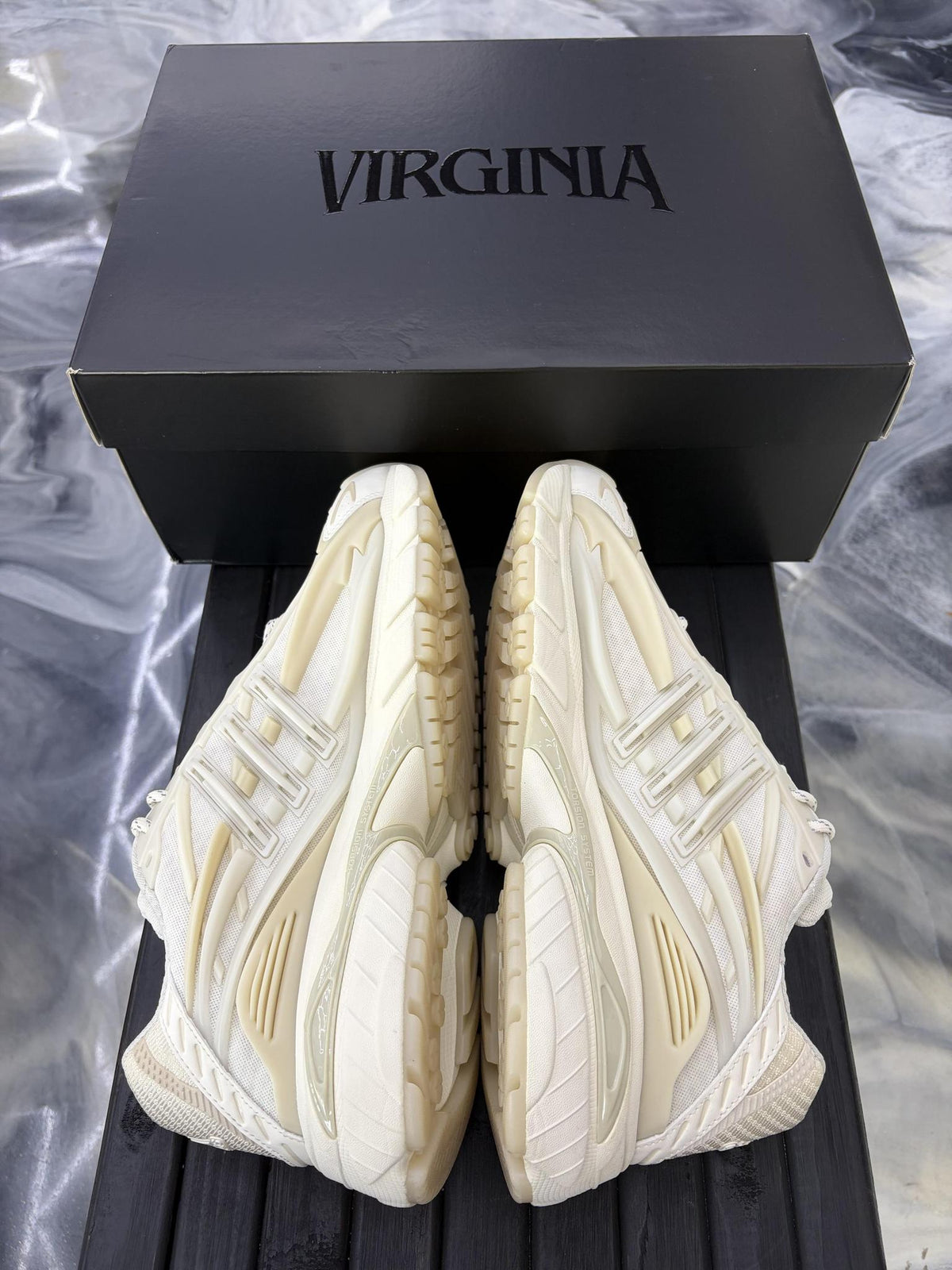 Adidas x VIRGINIA Adistar Jellyfish "Triple White" Used Size 11.5