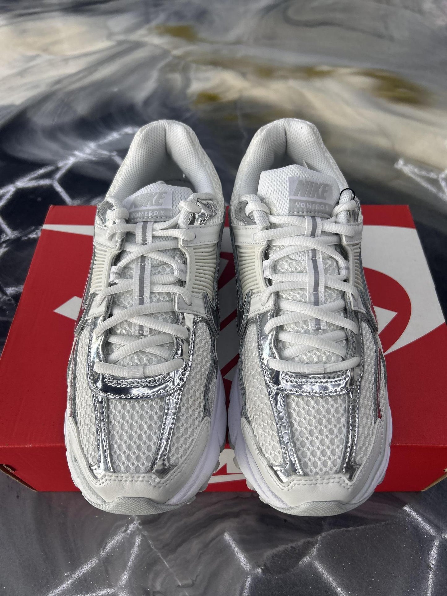 Nike Zoom Vomero "Chrome" Used Size 8