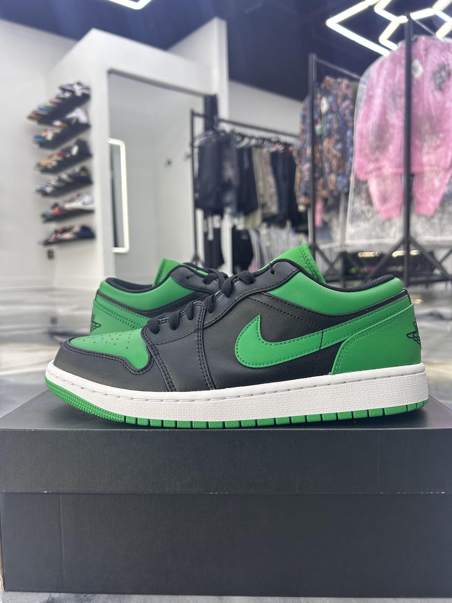 Jordan 1 Low "Black Green" Size 9