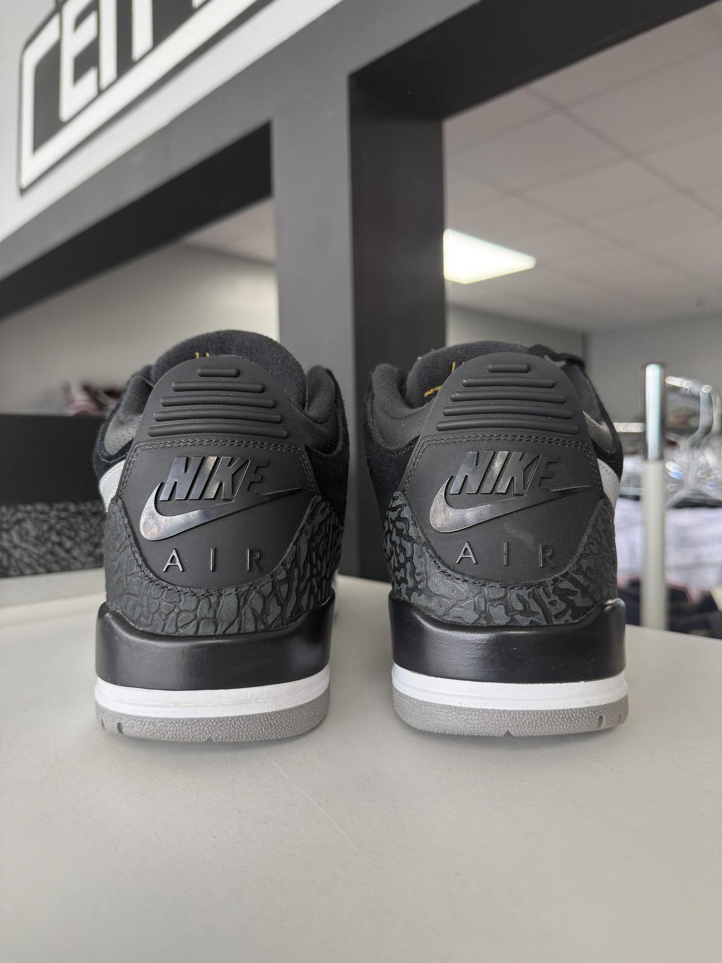 Jordan 3 "Tinker Black" Used Size 9.5
