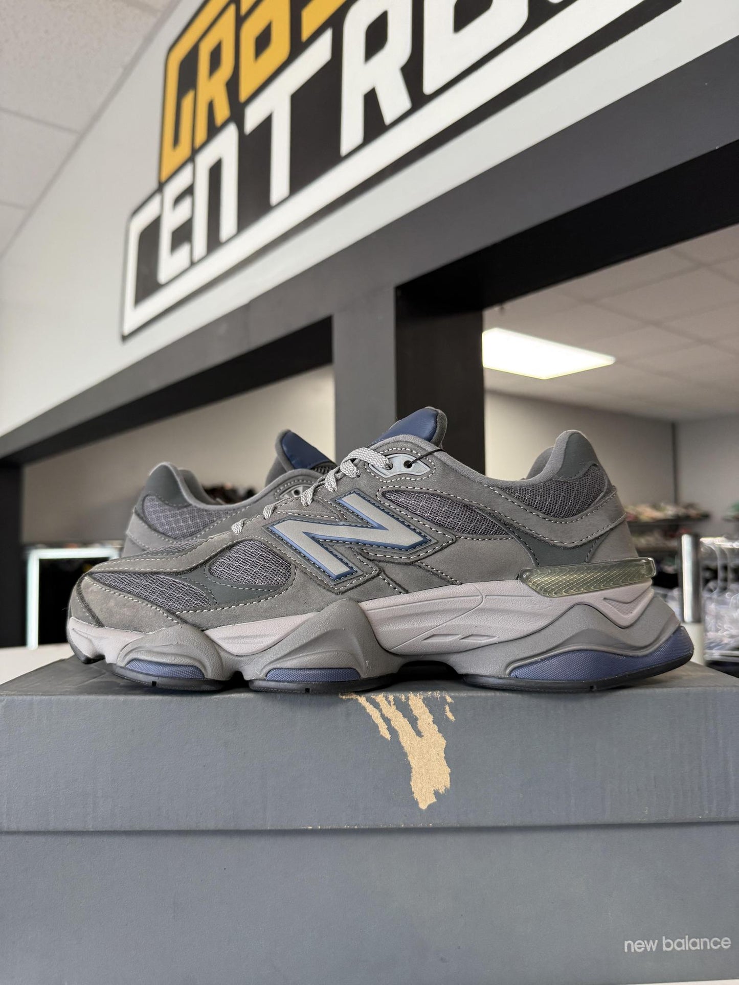 New Balance 9060 "Grey Blue" Used Size 8.5