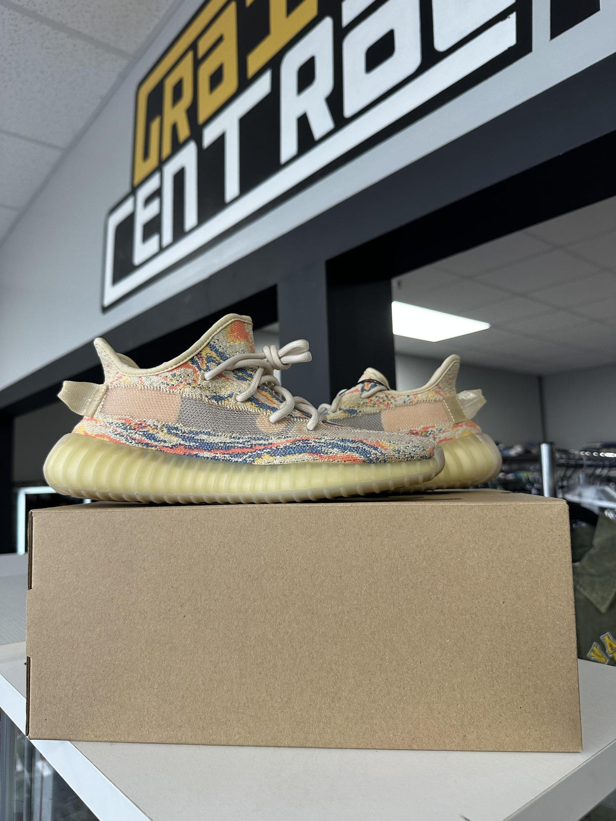 Adidas Yeezy 350 V2 "MX Oat" Used Size 6.5Y/8W