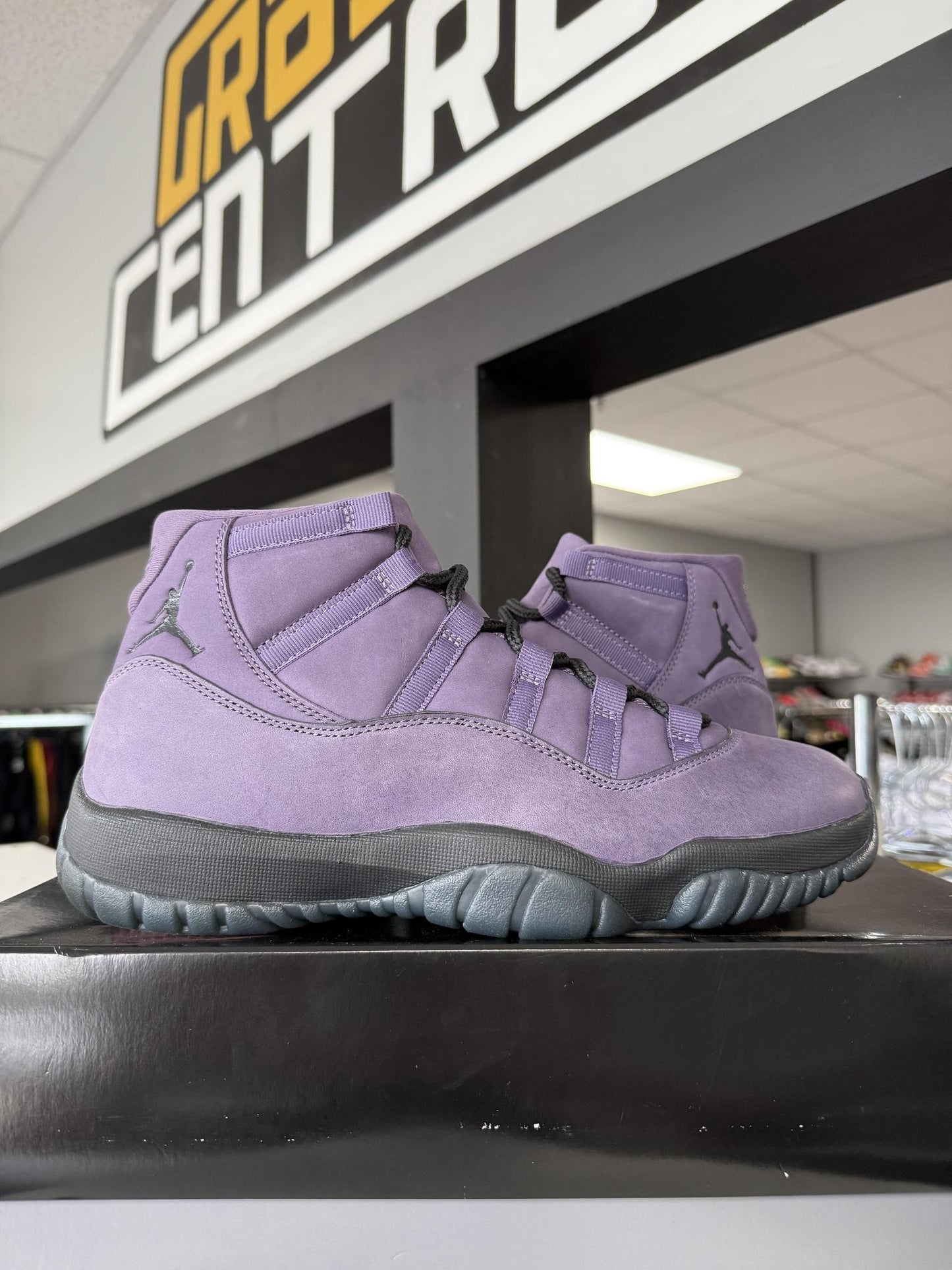 Jordan 11 "Mojave" Used Size 10