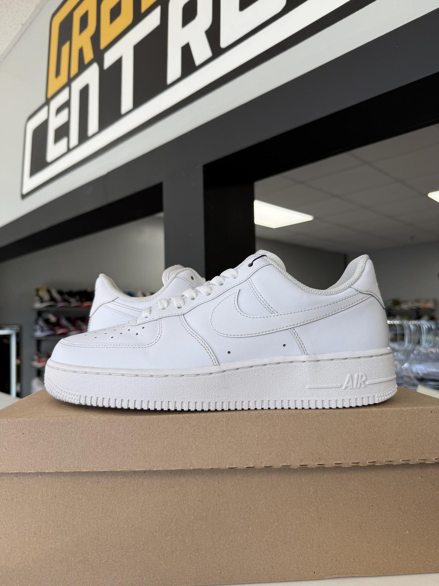 Nike Air Force One Low "White" Used Size 9.5
