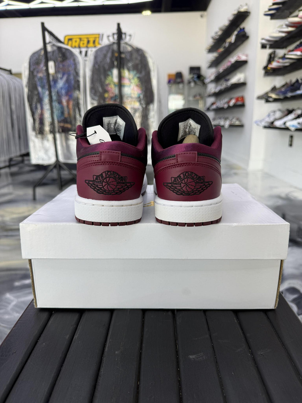 Jordan 1 Low "Dark Beetroot" Used Size 7.5